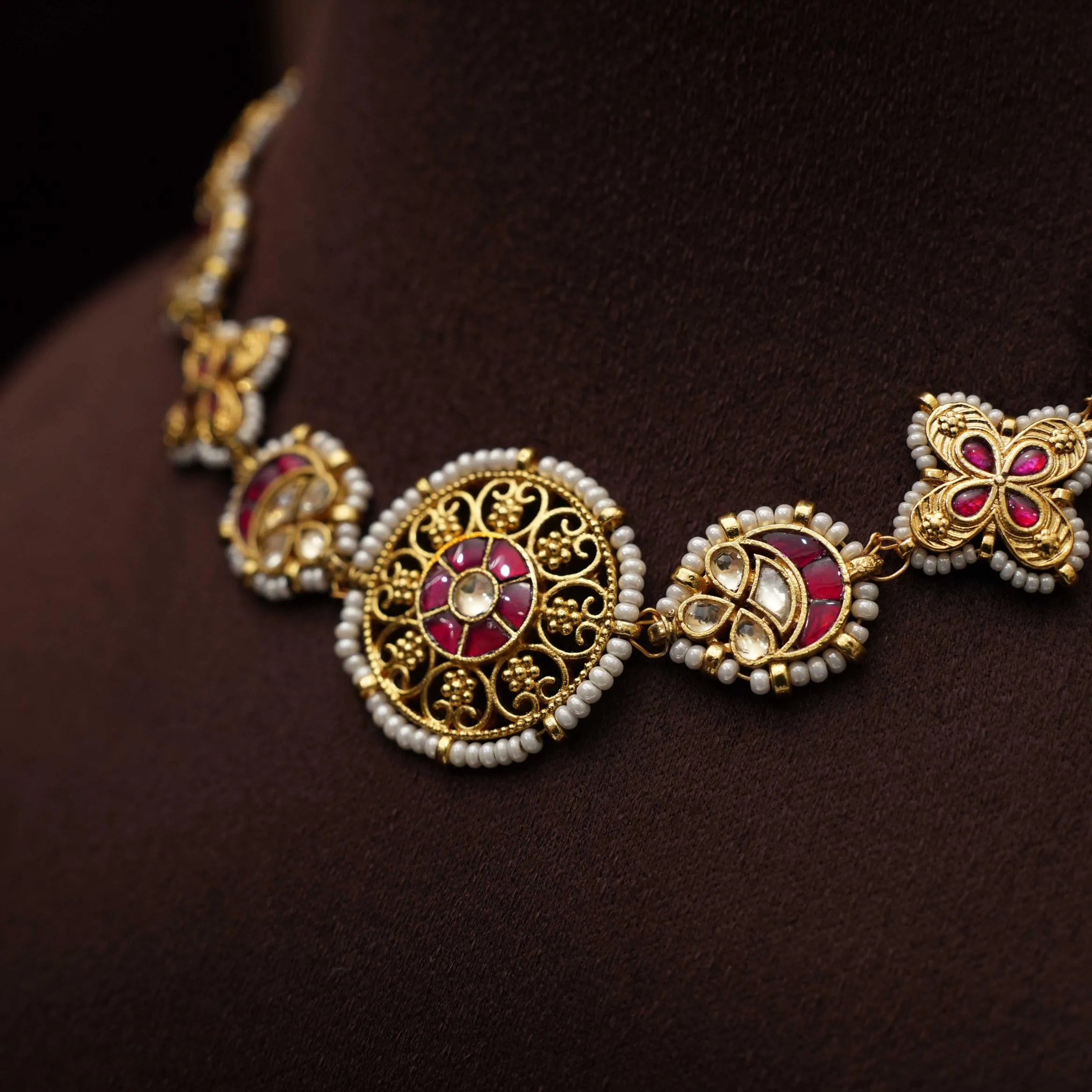 Apeshka Polki Choker - Aavya