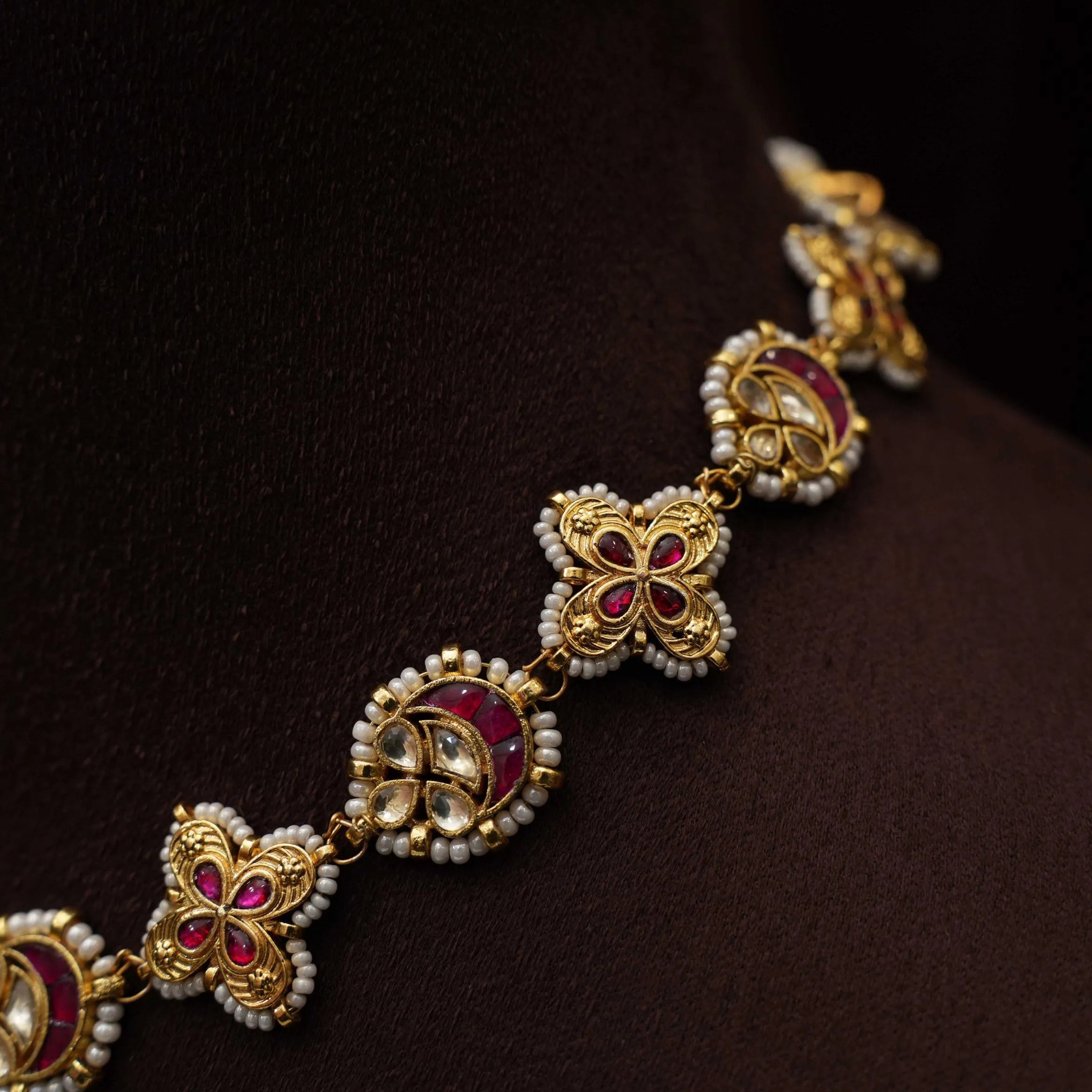 Apeshka Polki Choker - Aavya