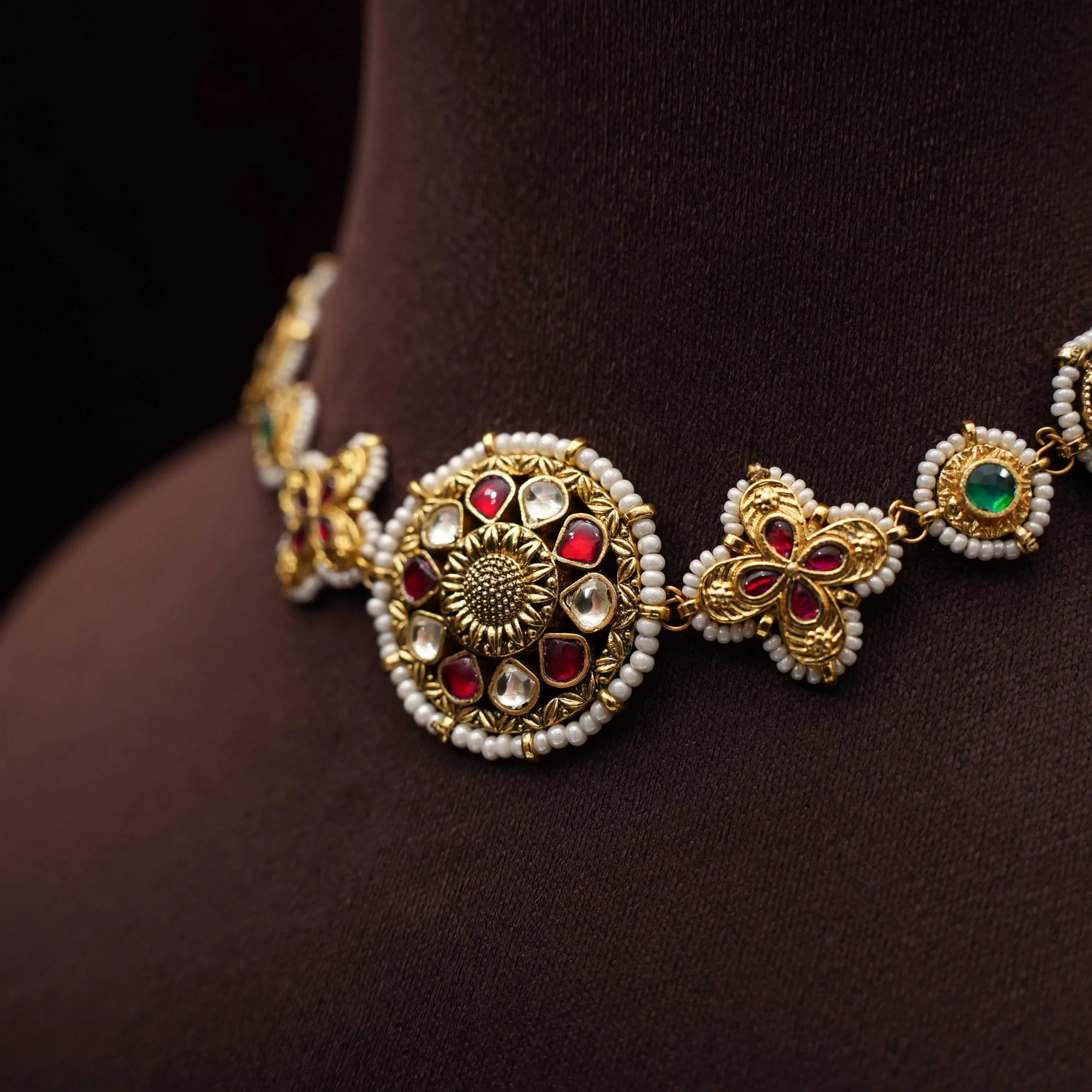 Apeshka Polki Choker - Nila