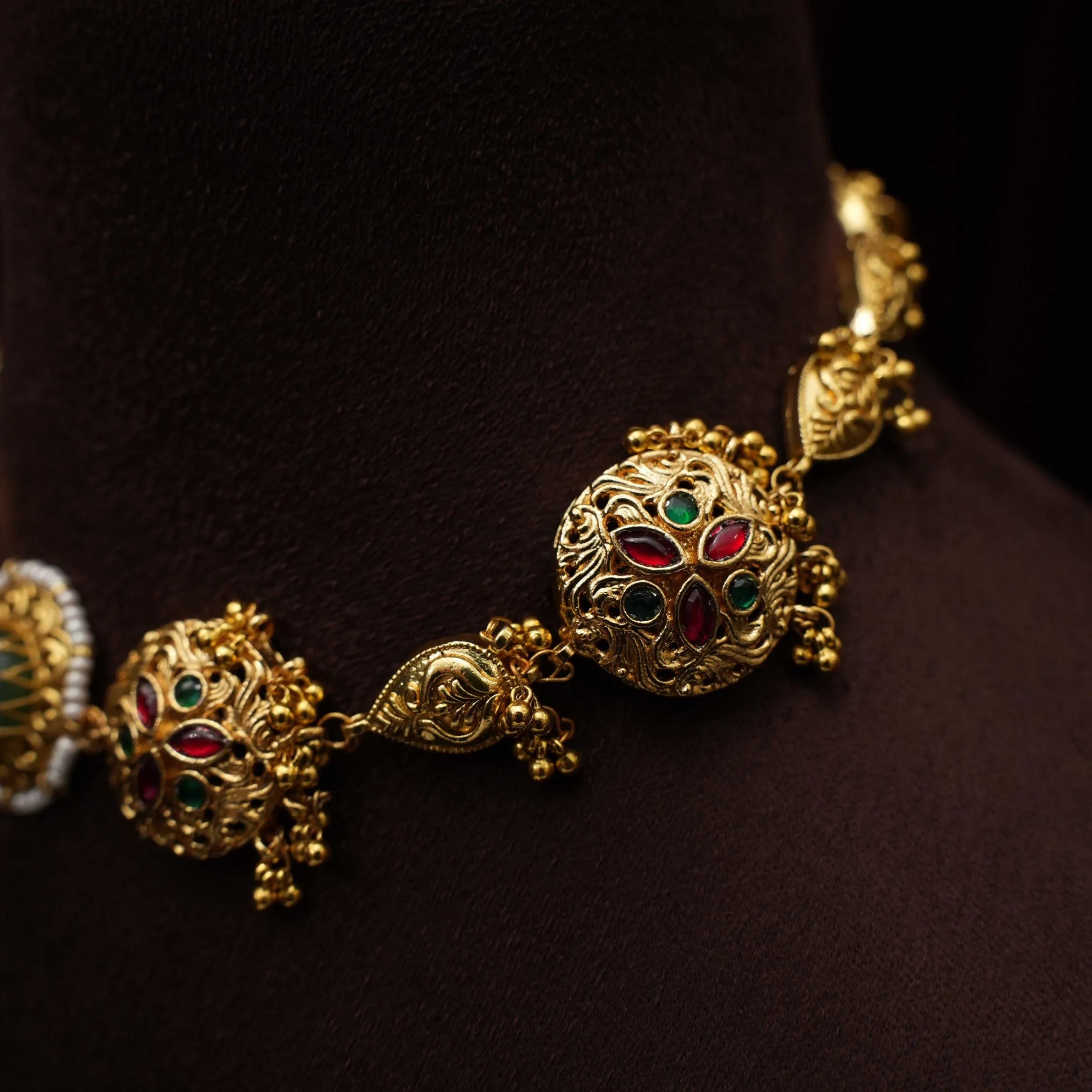 Apeshka Polki Choker - Tiya