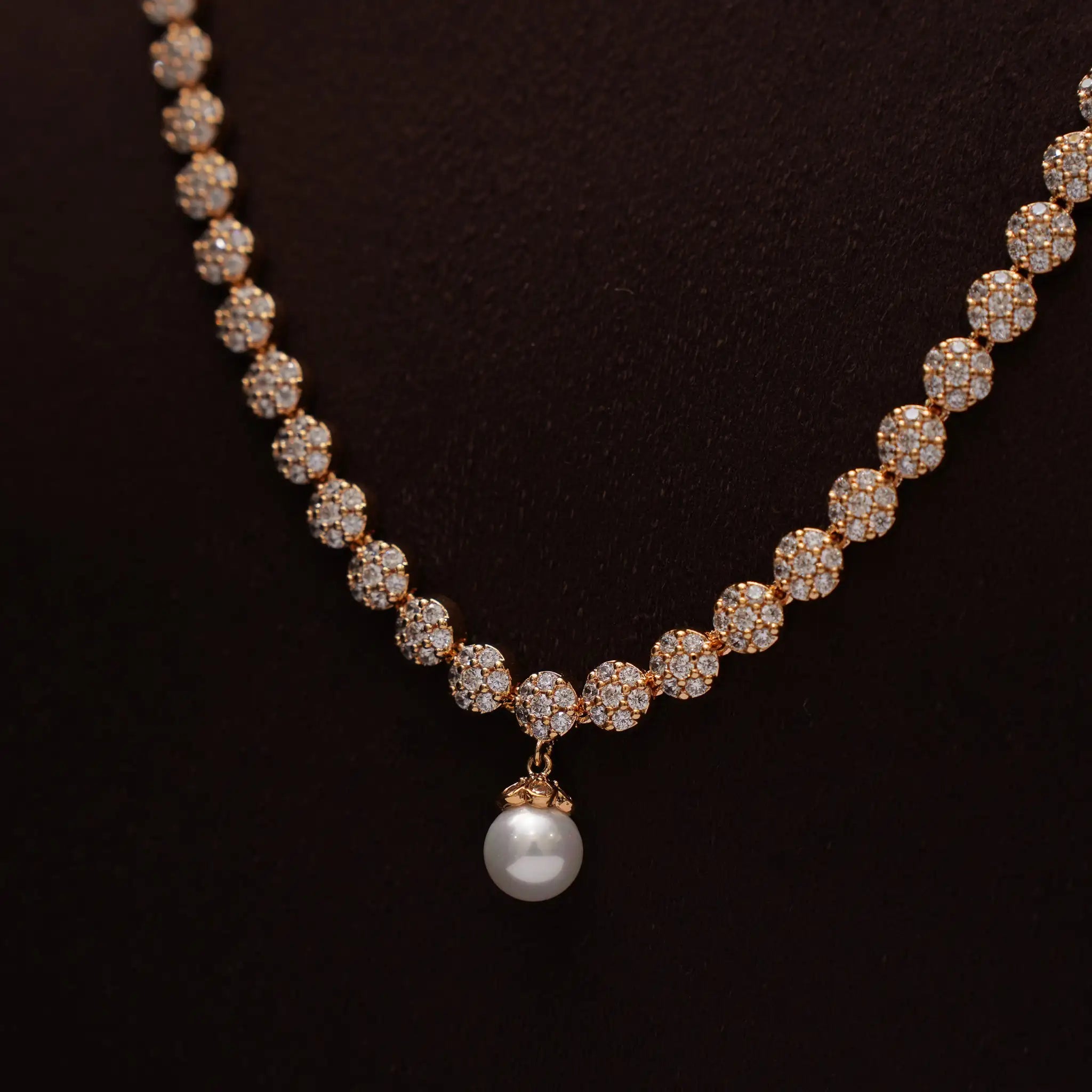 Arna Zircon Necklace