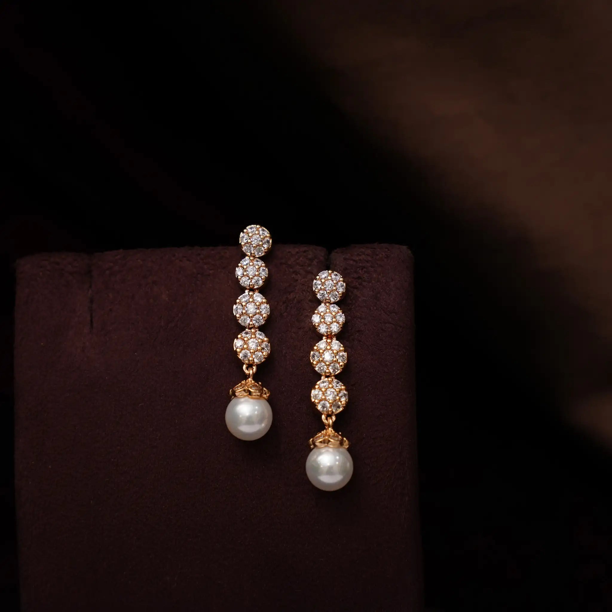 Arna Zircon Necklace