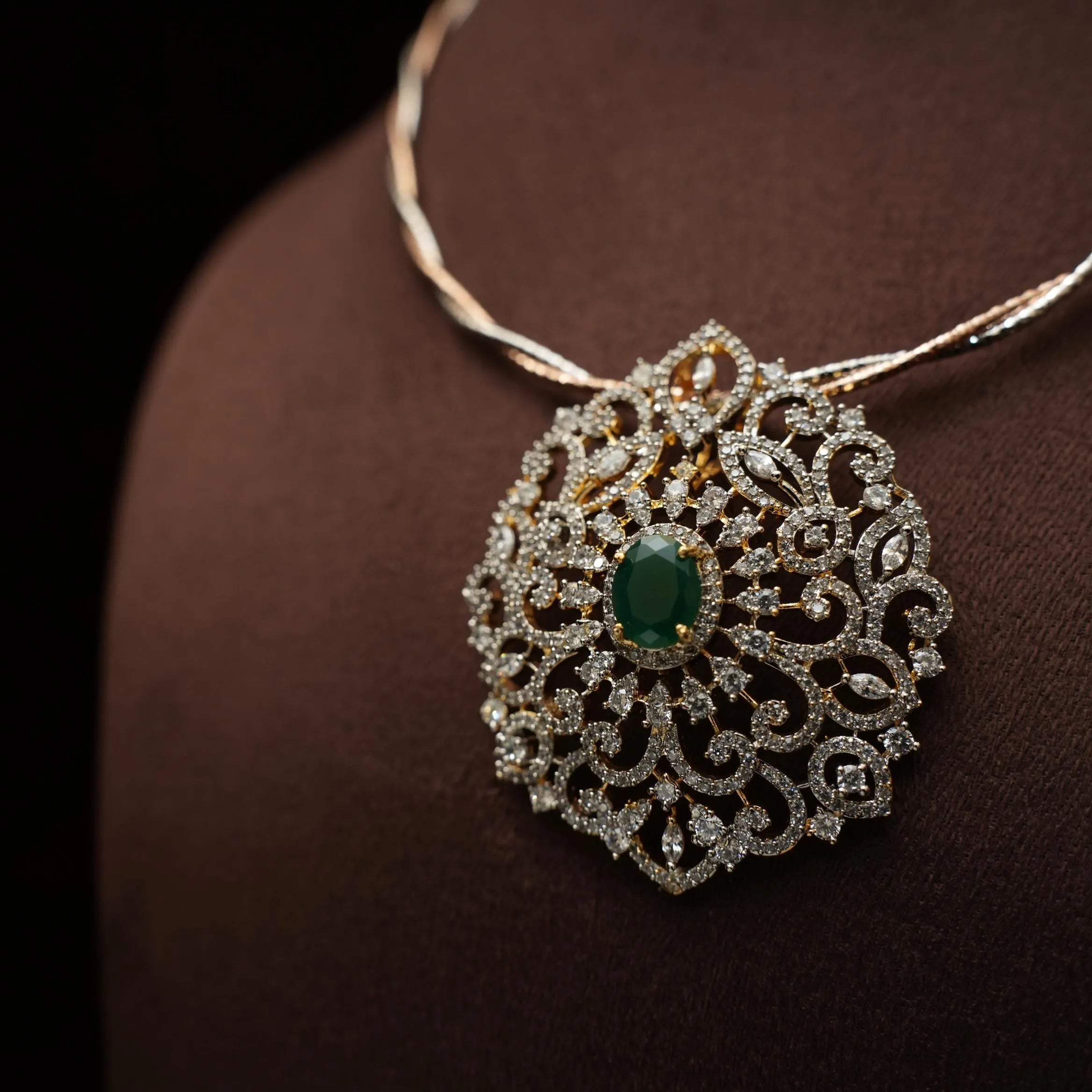 Arnaz Zircon Hasli Necklace - Green