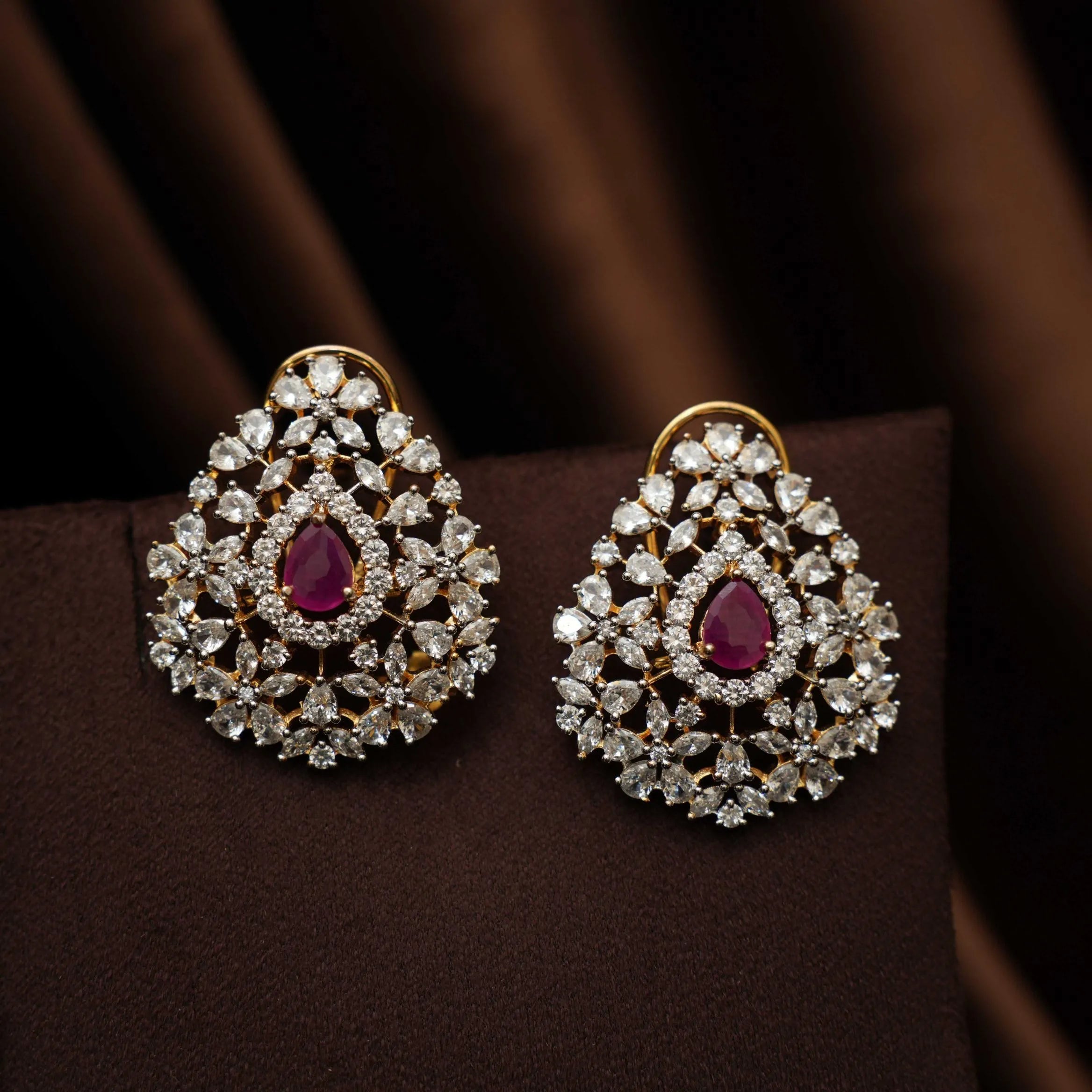 Arni Zircon Ear Stud