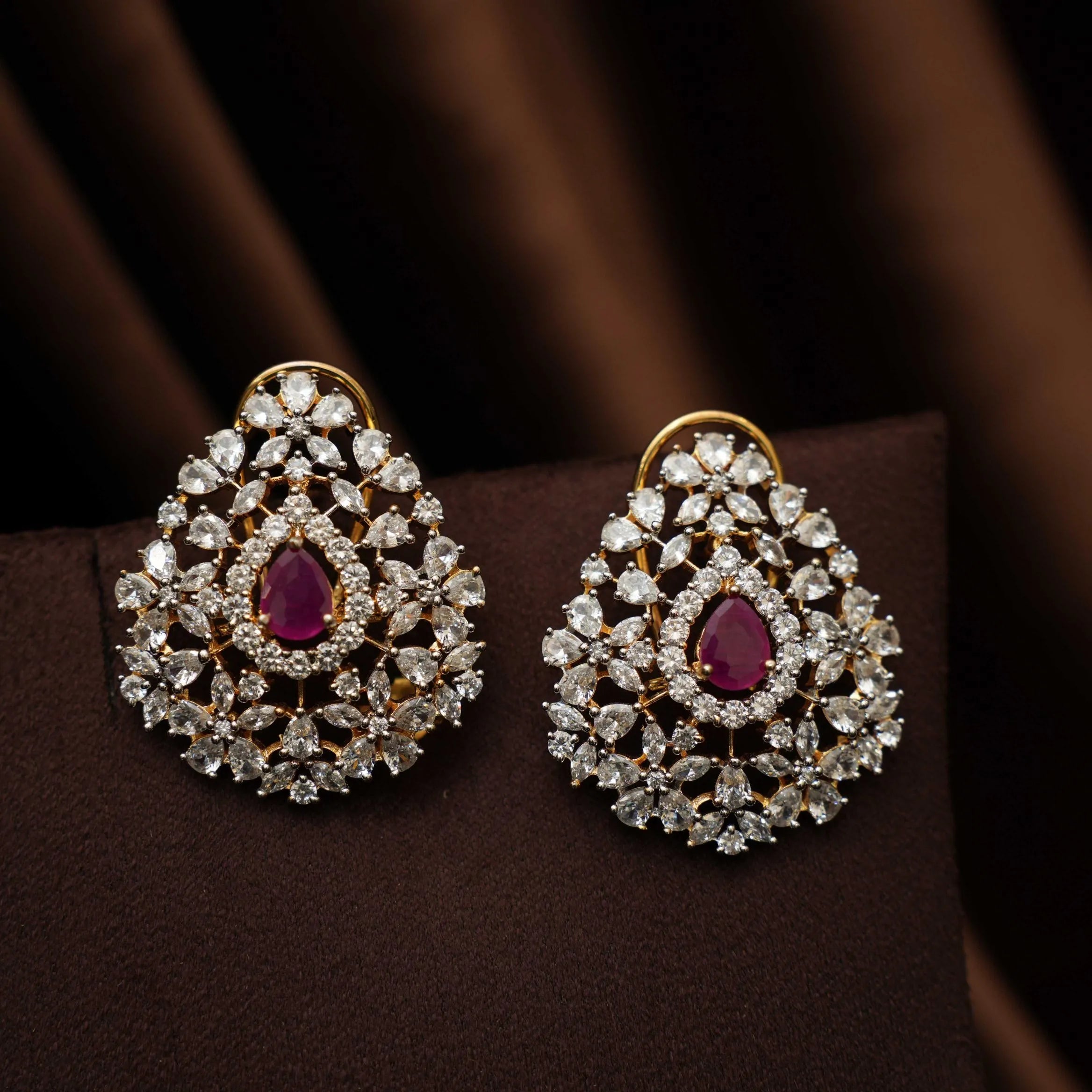 Arni Zircon Ear Stud