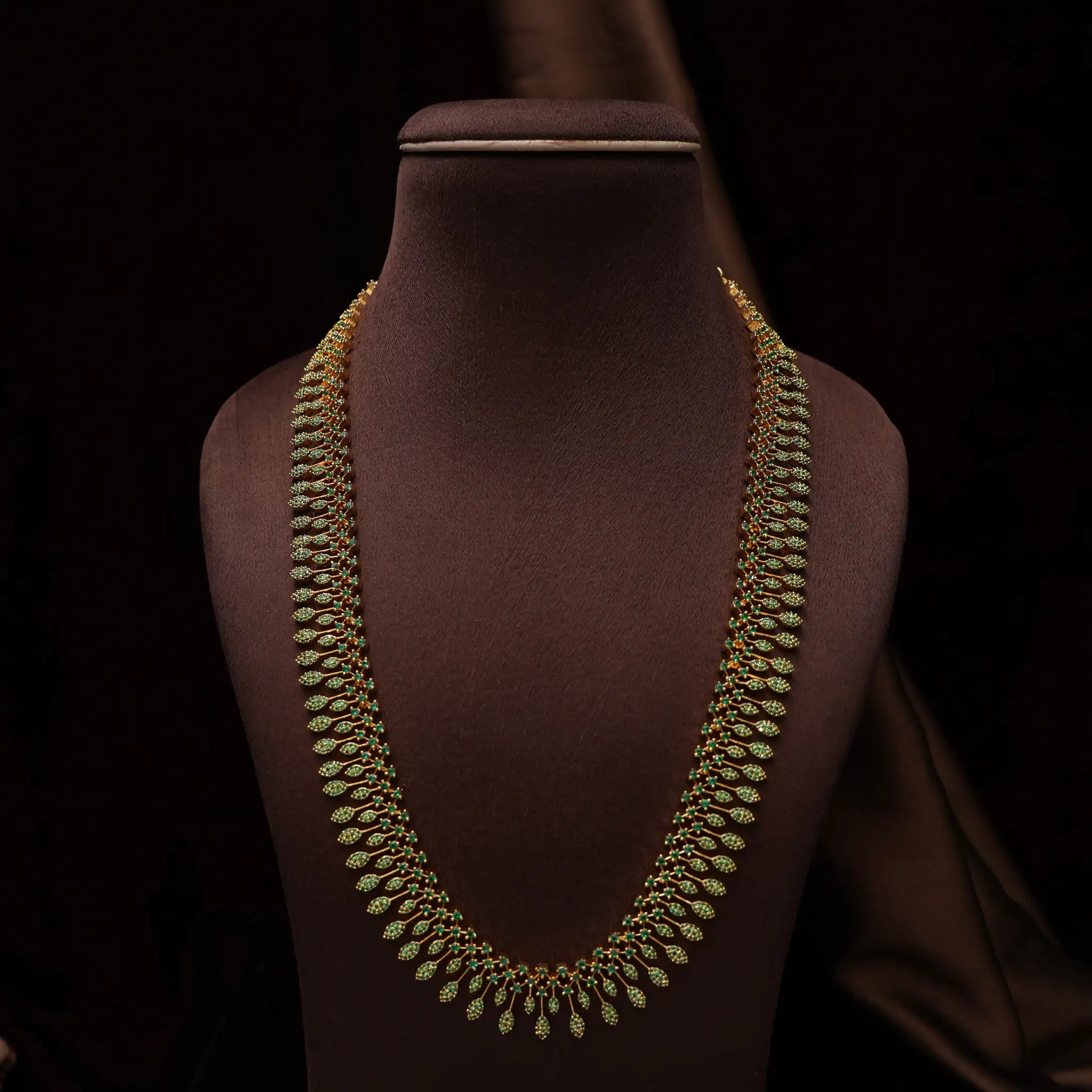 Aruni Zircon Necklace