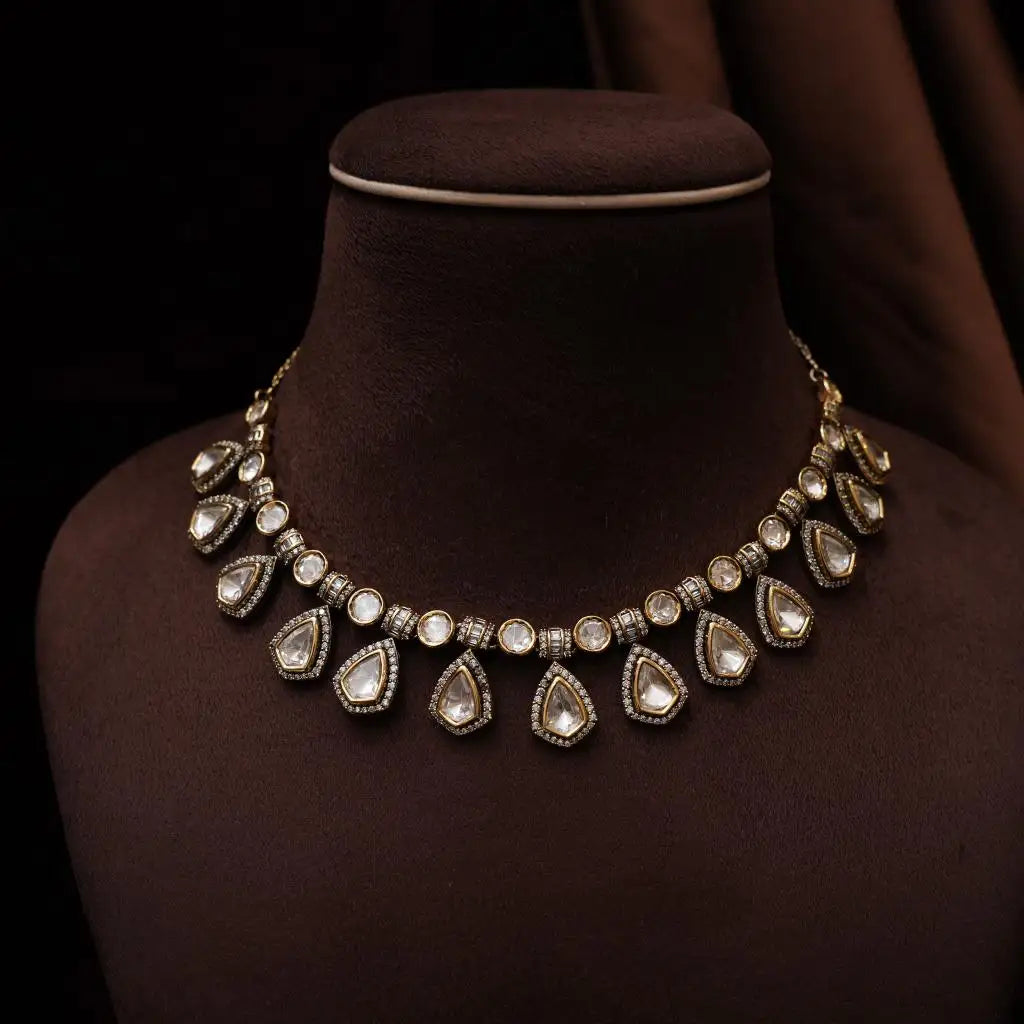 Ati Victorian Choker