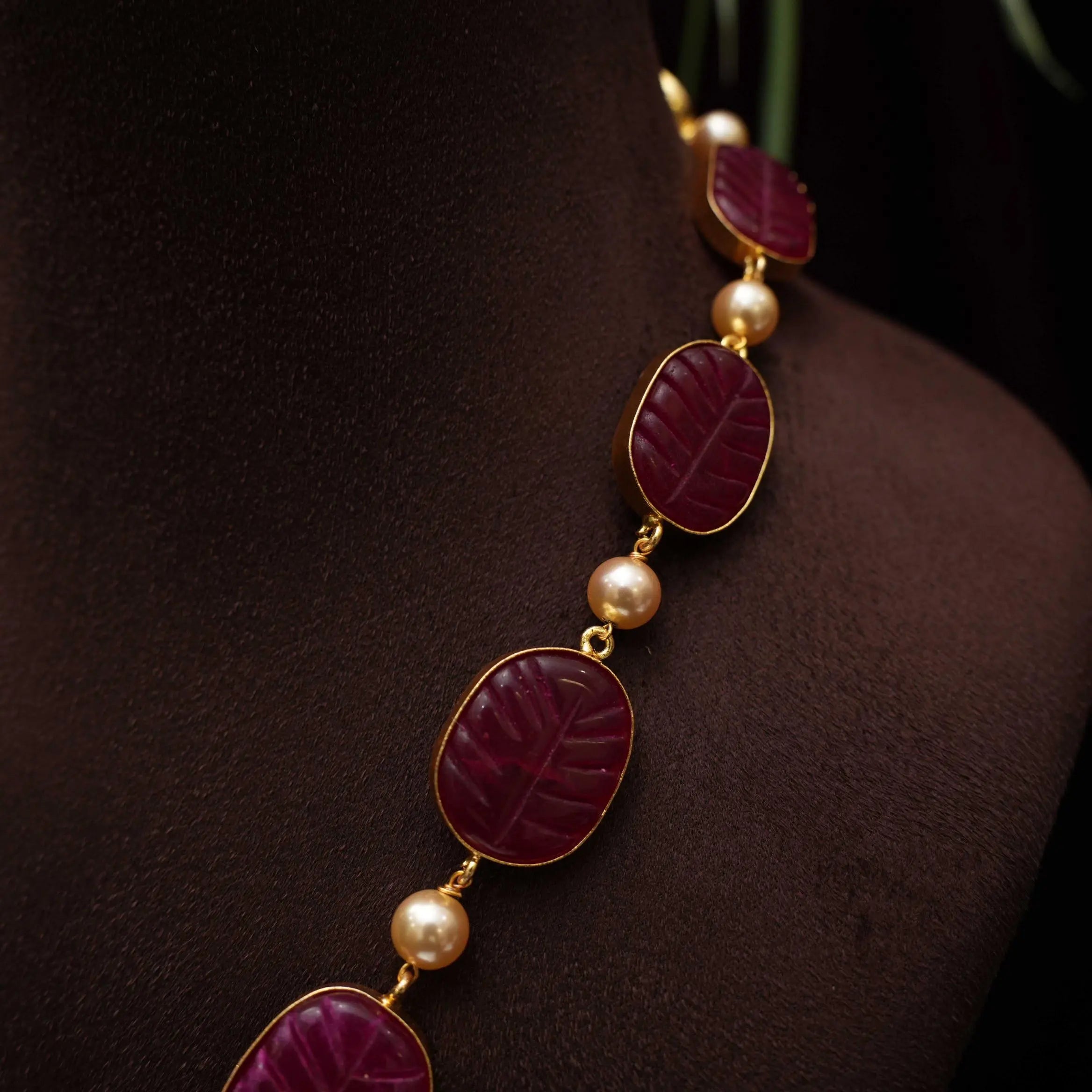 Avleen Polki Necklace - Reddish Pink