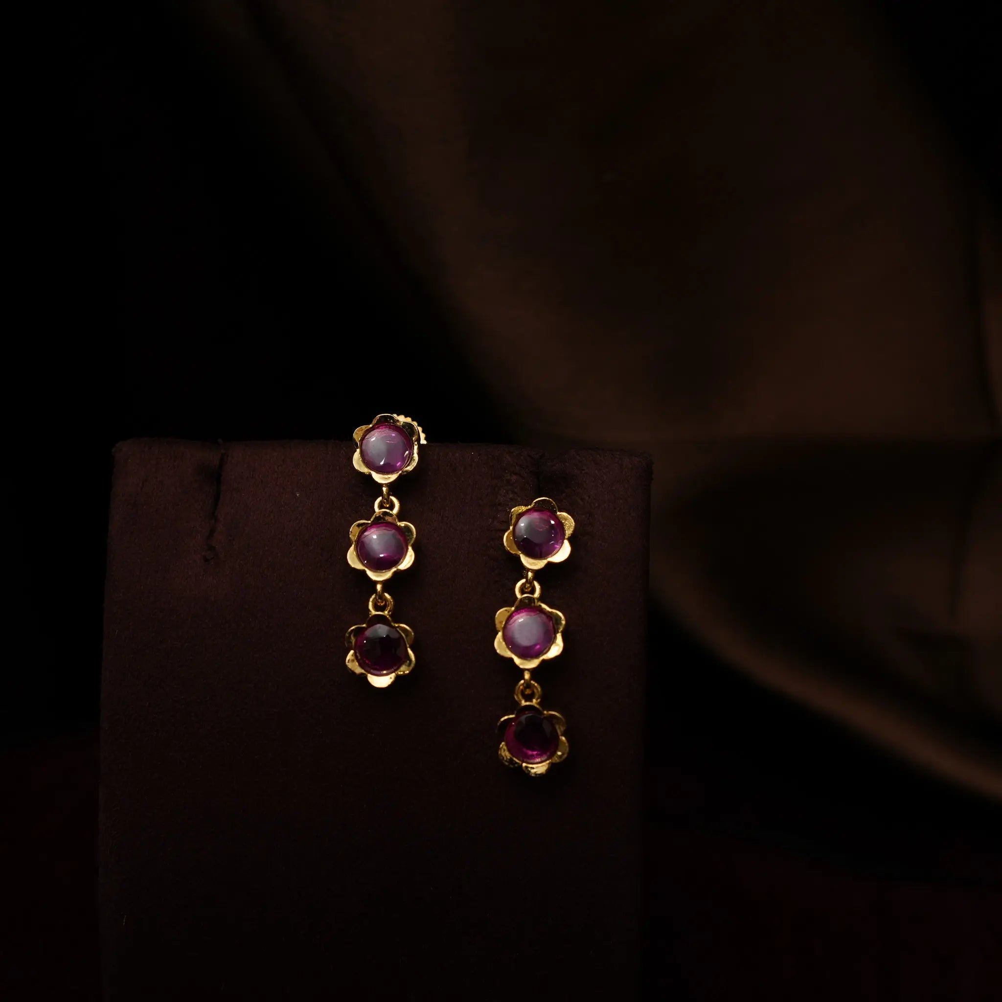 Avyira Antique Minimal Necklace - Pinkish Red