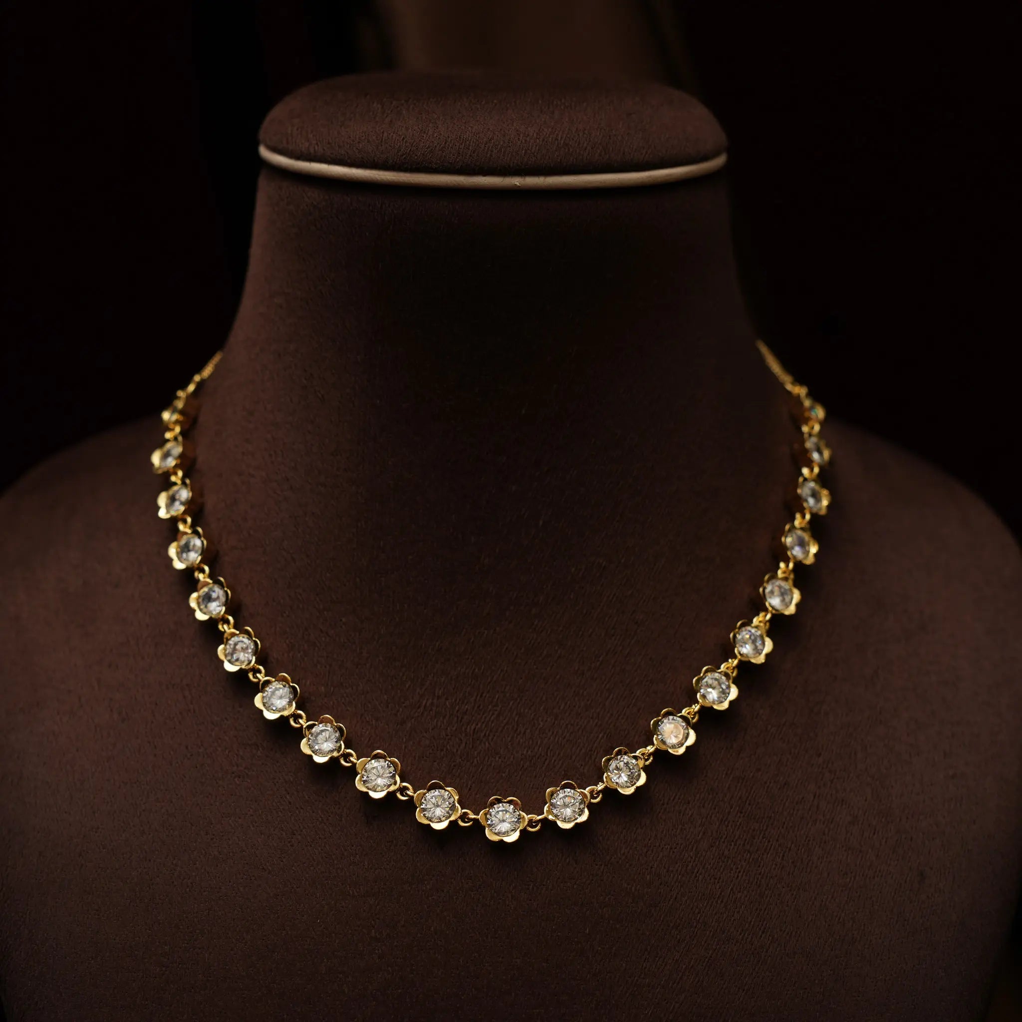 Avyira Antique Minimal Necklace - White