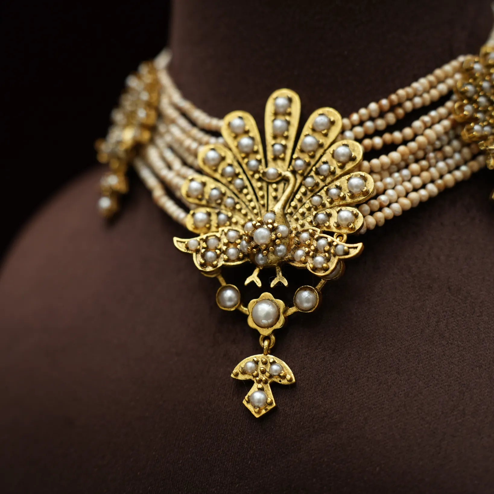 Caitali Pearl Choker