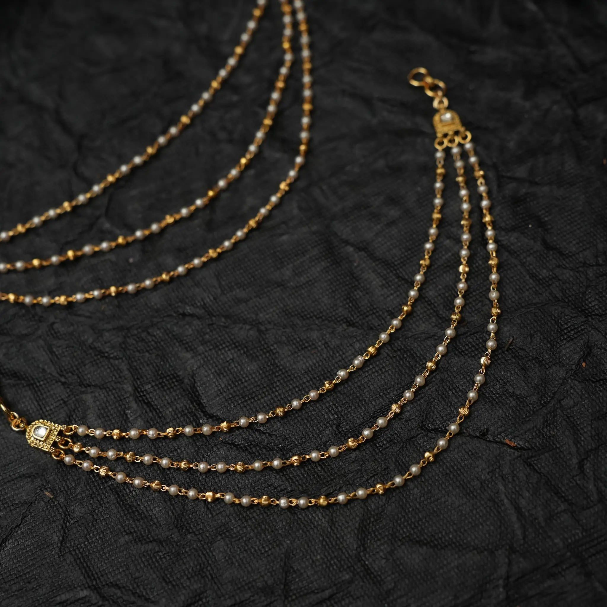 Chaitari Polk Ear Chain