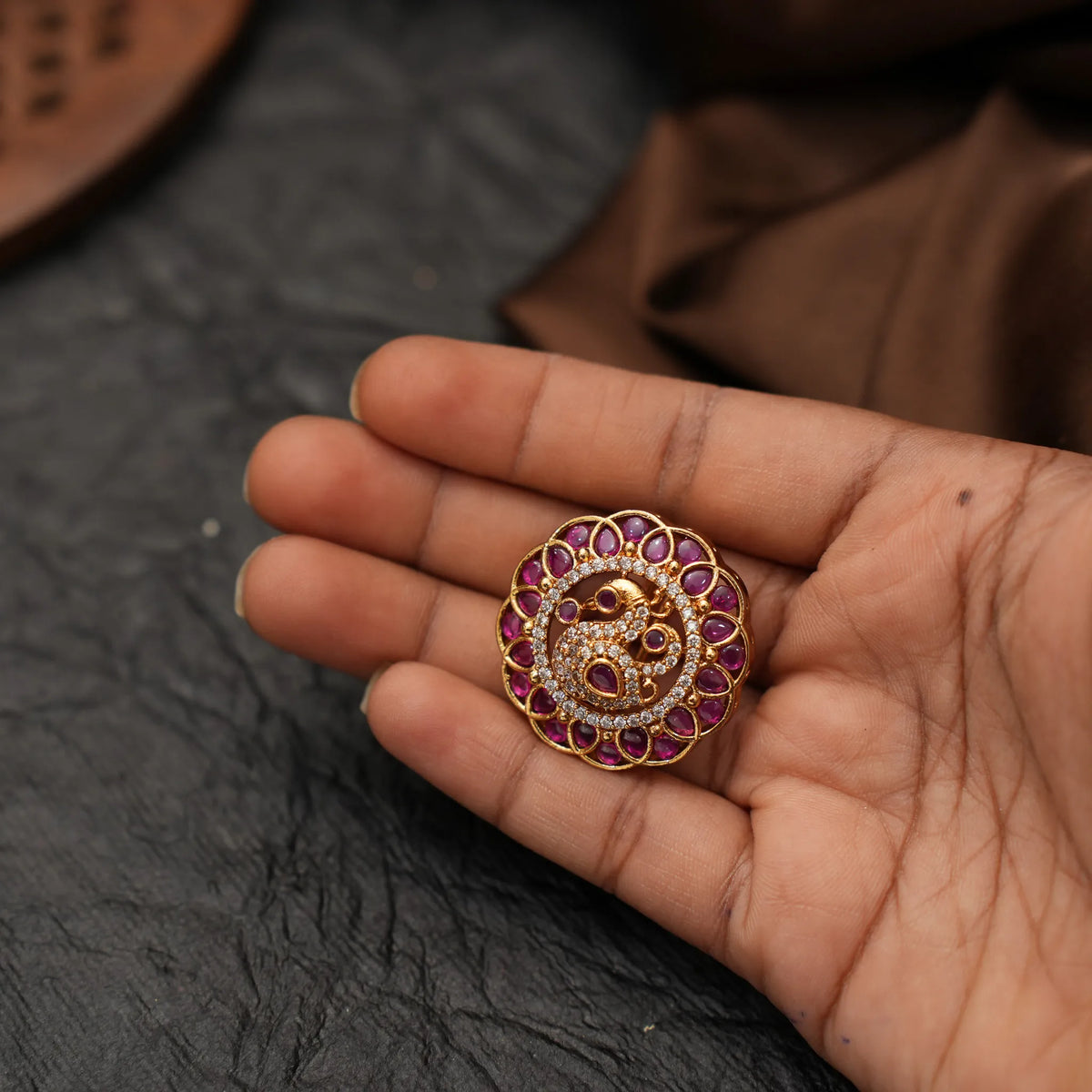 Dhanya Antique Hair Pin / Rakkodi