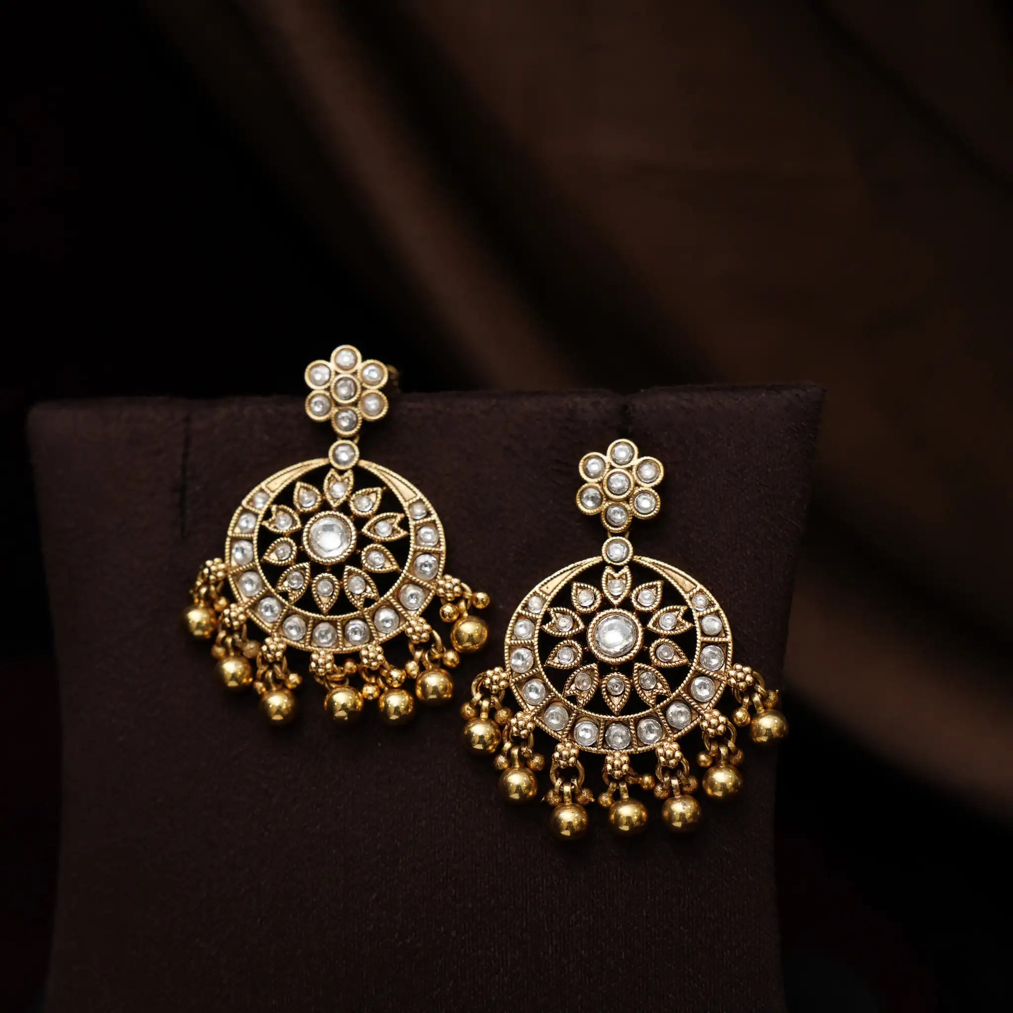 Dutt Antique Necklace - White