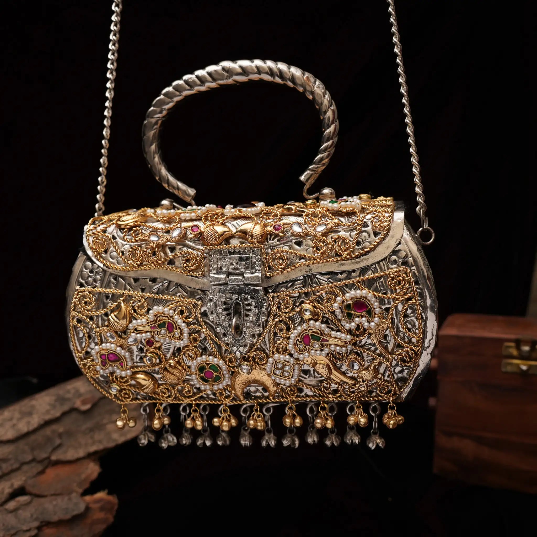 Ekiya Polki Clutch