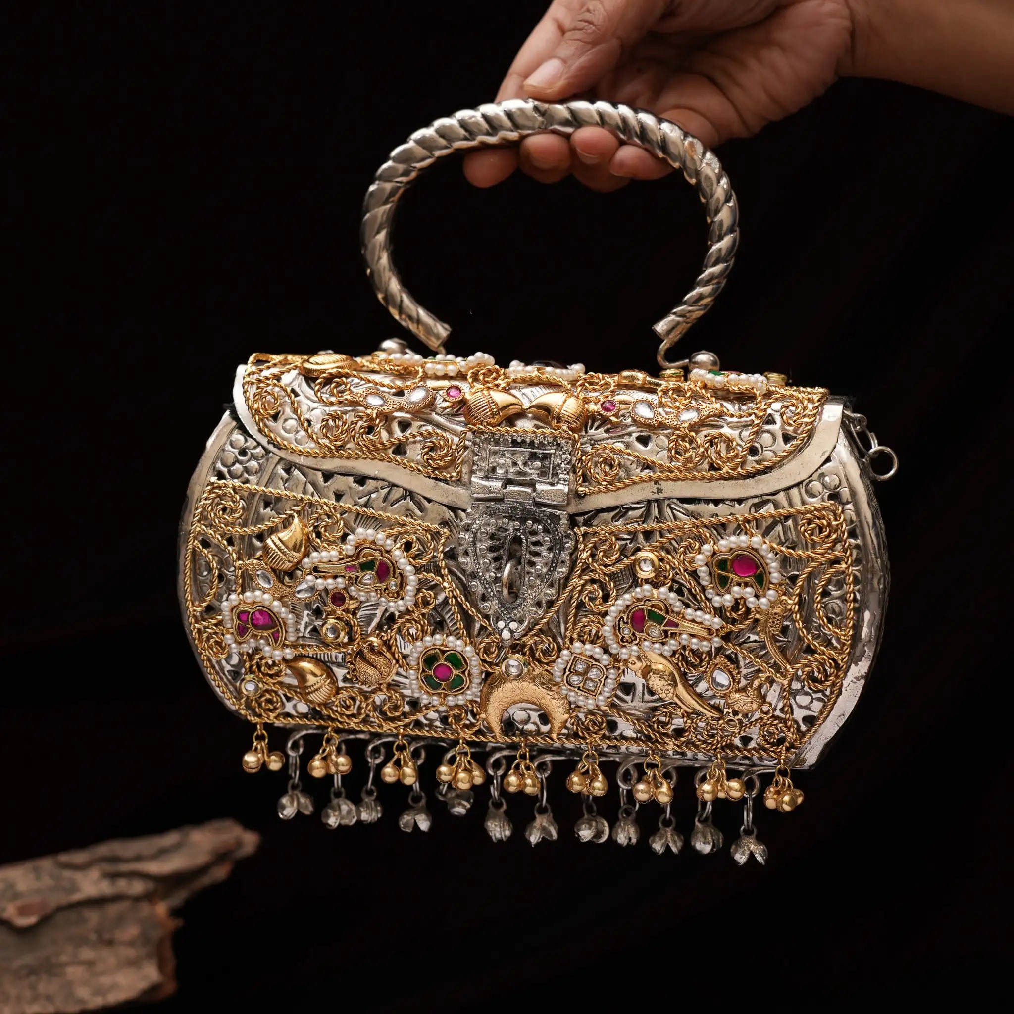 Ekiya Polki Clutch