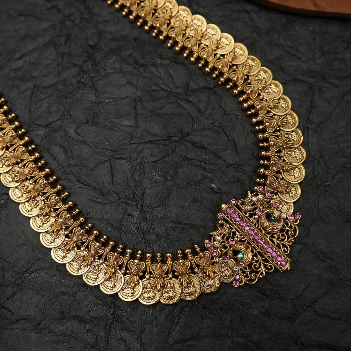 Eleanor Antique Necklace - Red Long