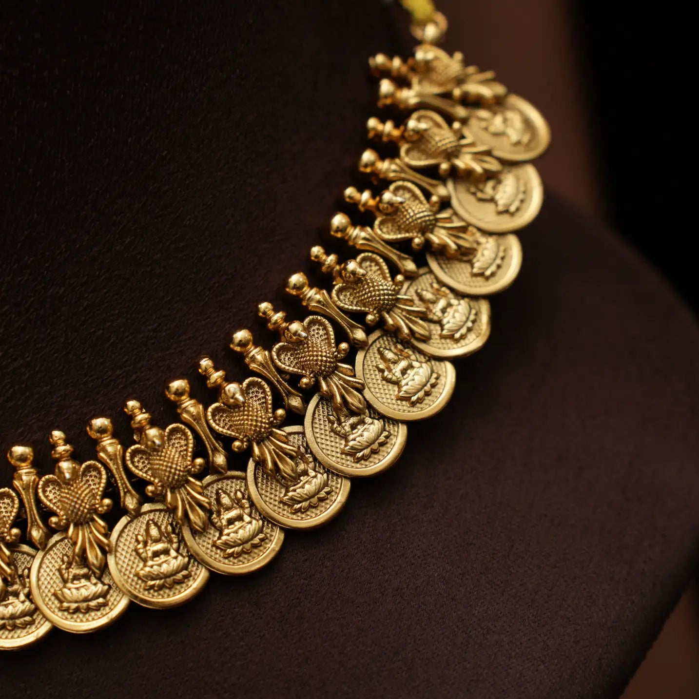 Eleanor Antique Necklace - Red Short