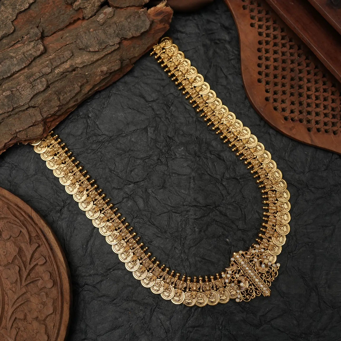 Eleanor Antique Necklace - White Long