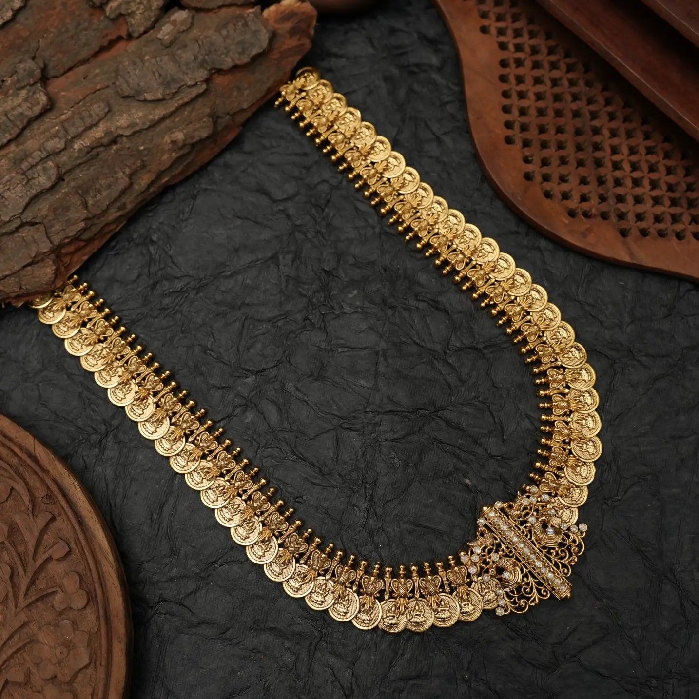Eleanor Antique Necklace - White Long