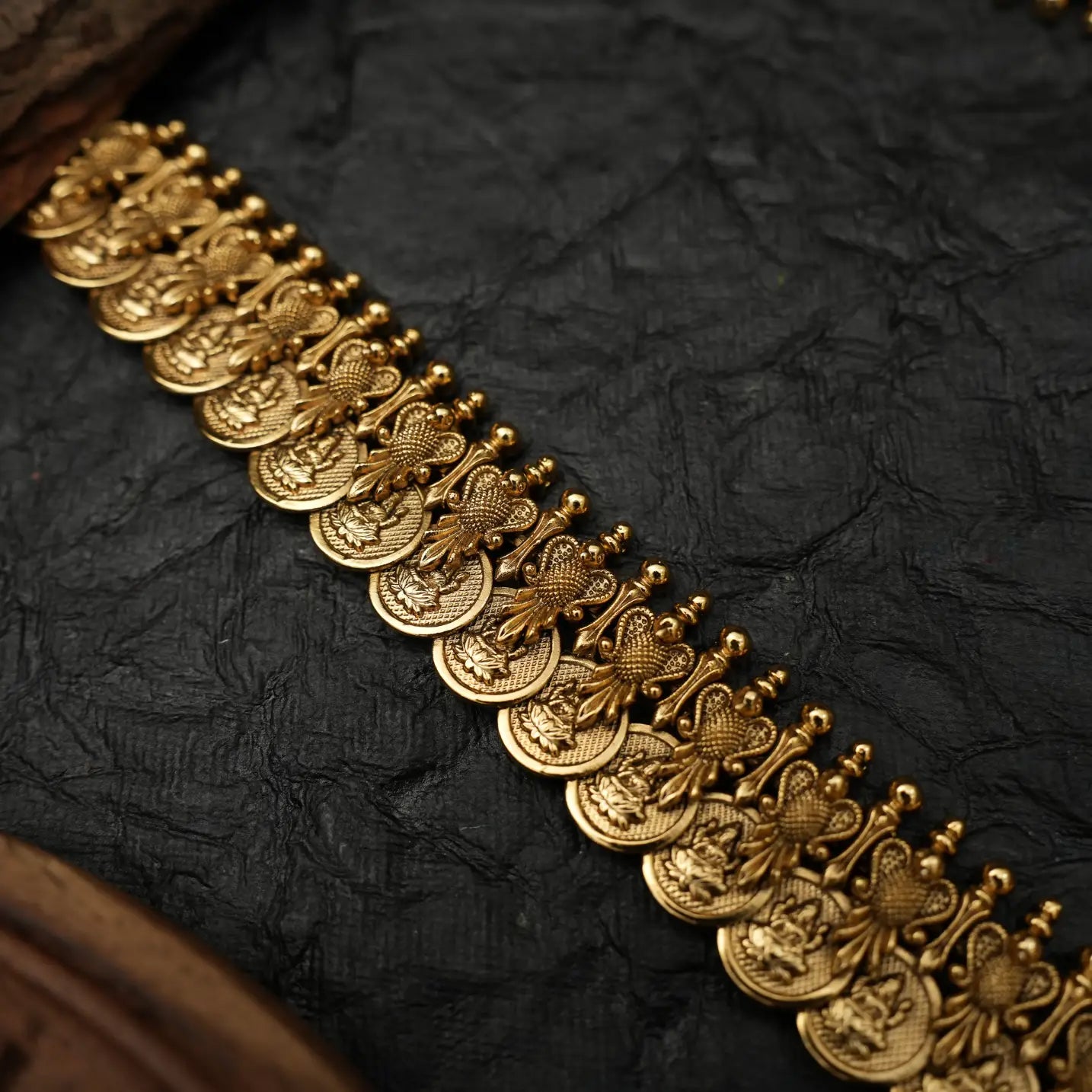 Eleanor Antique Necklace - Red Long