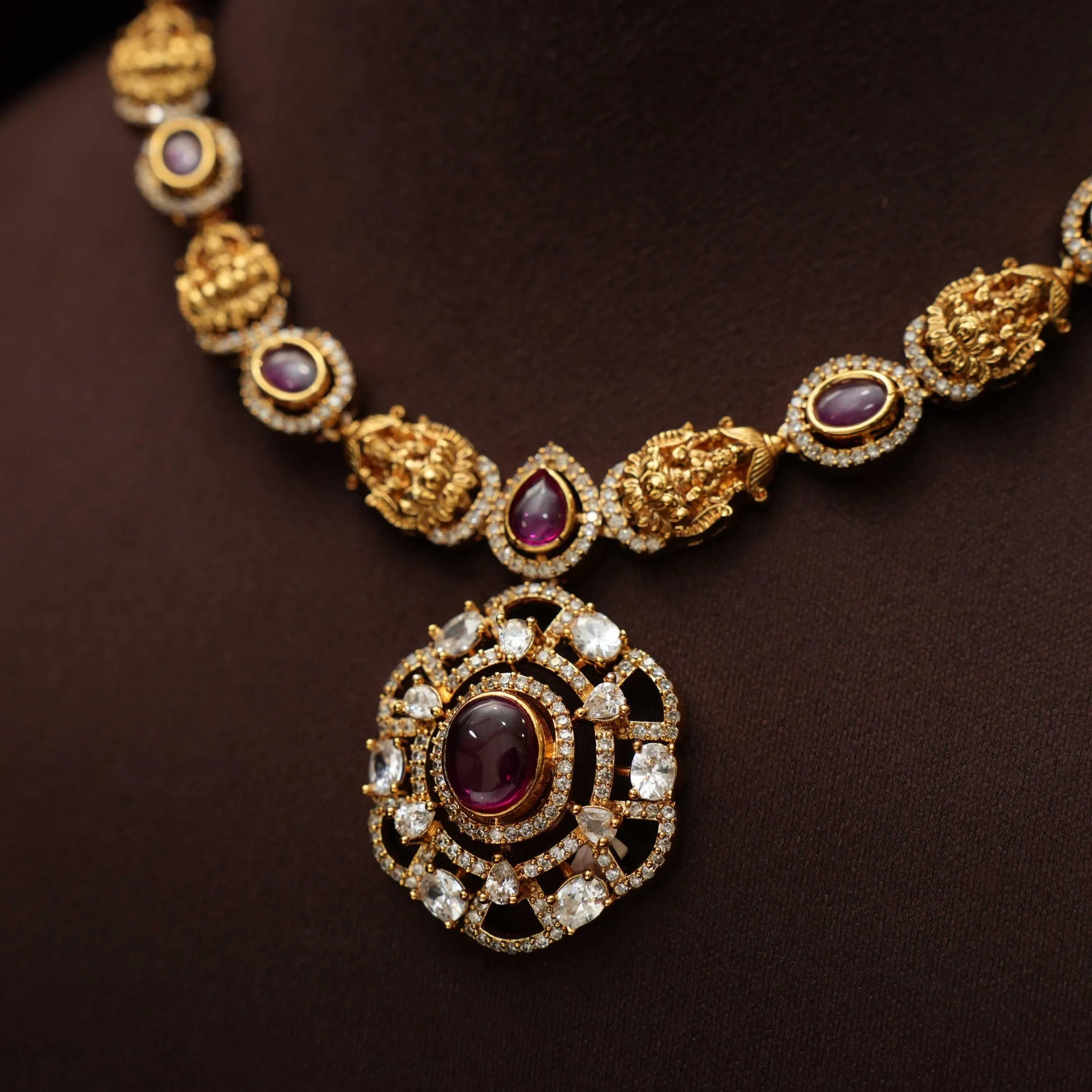 Elin Antique Necklace - Red