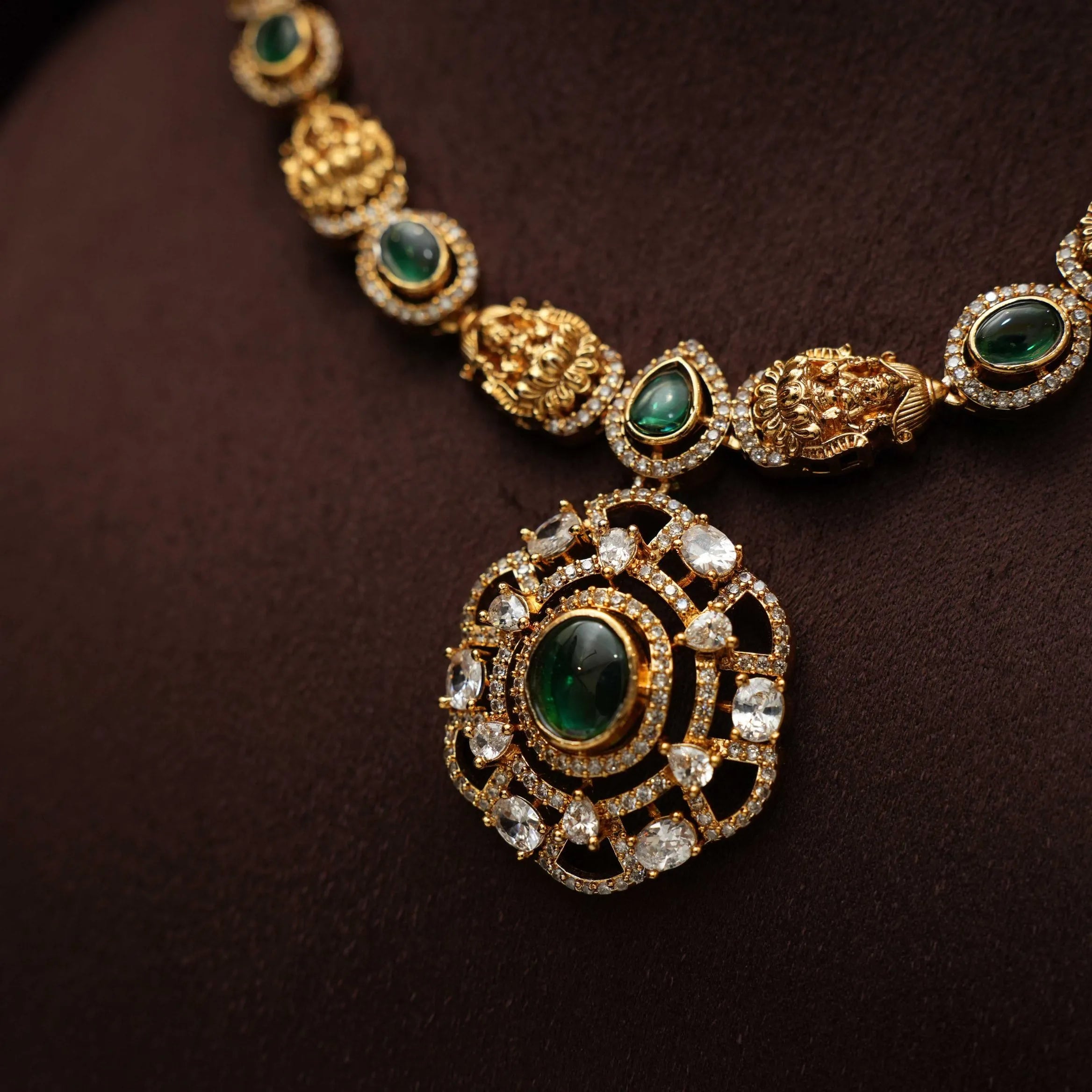 Elin Antique Necklace - Green