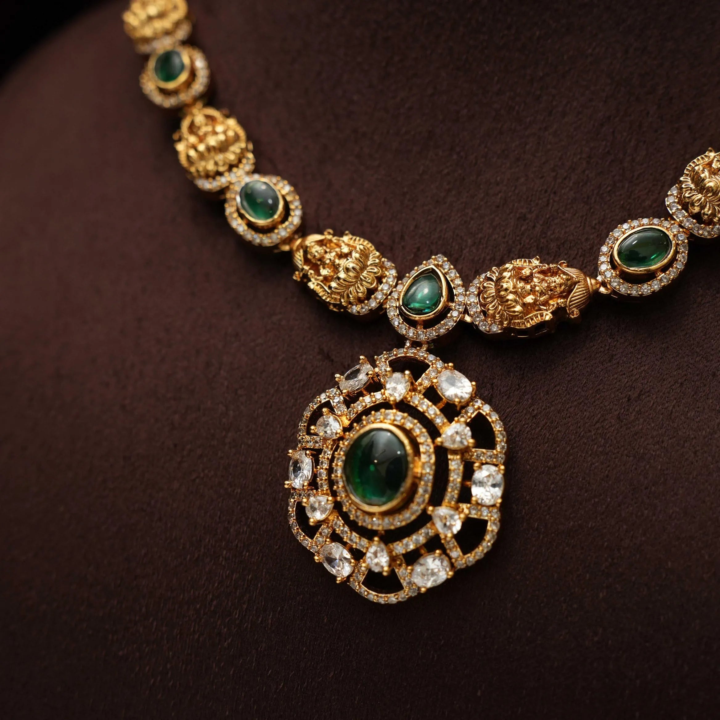 Elin Antique Necklace - Green