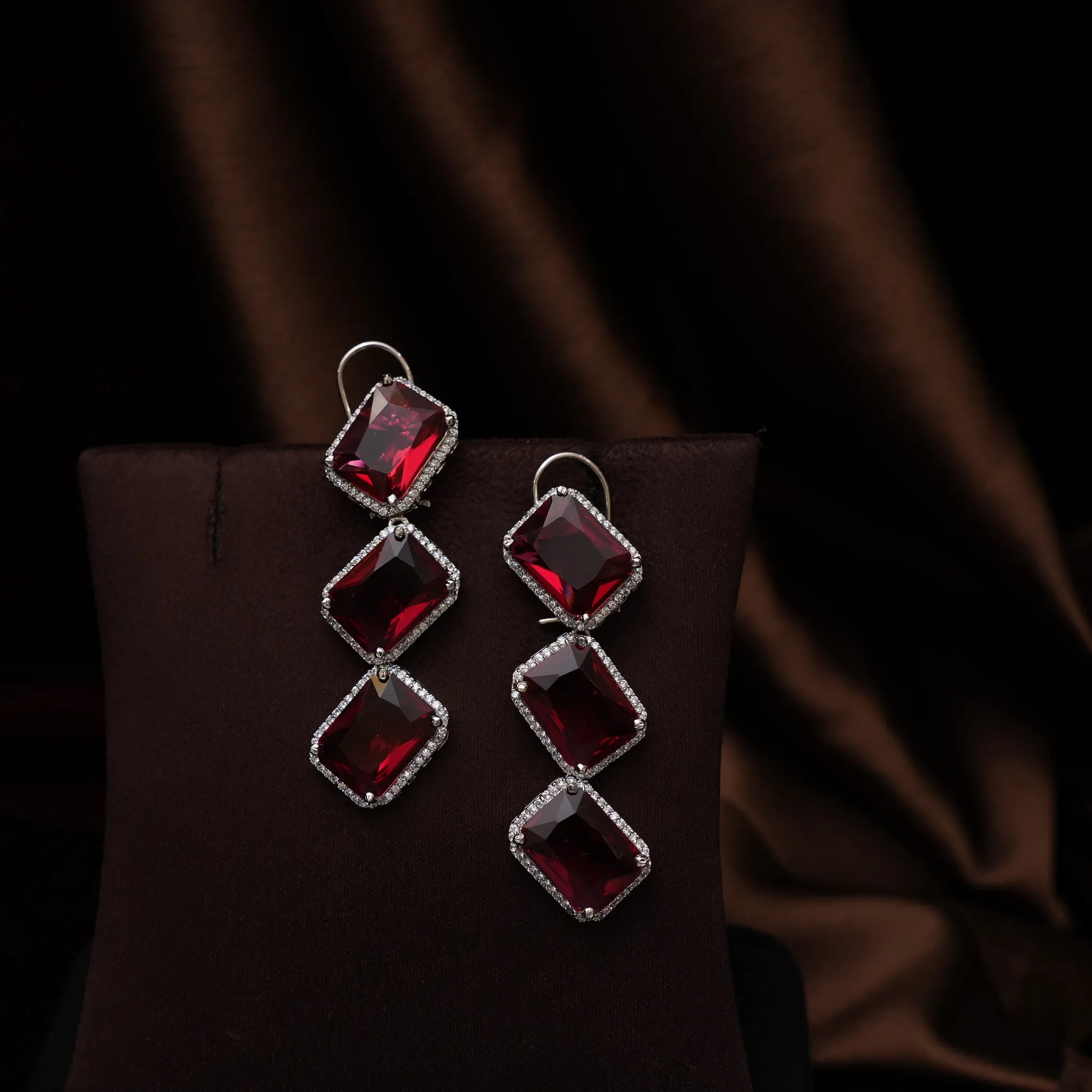 Elloide Zircon Necklace