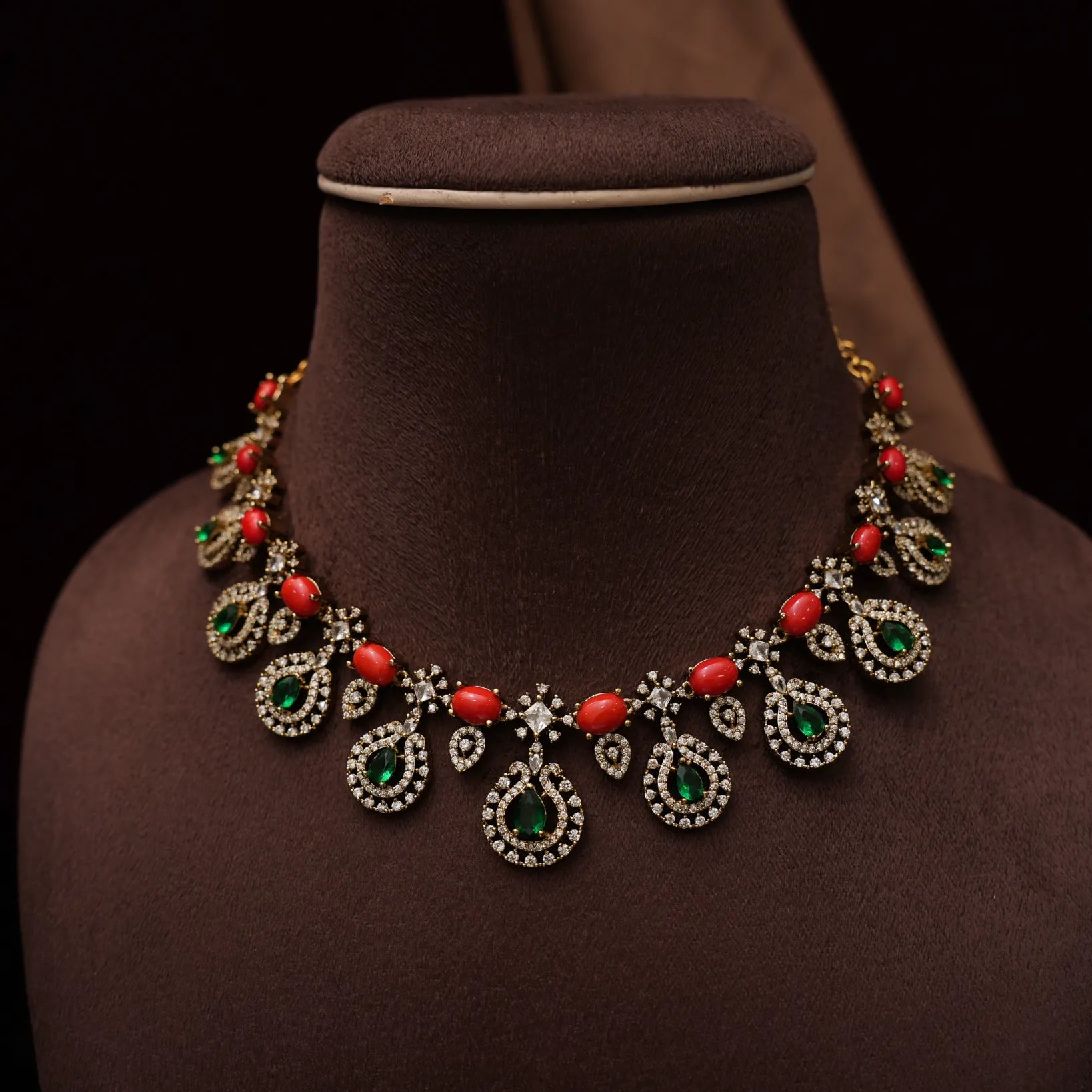 Evika Zircon Coral Necklace