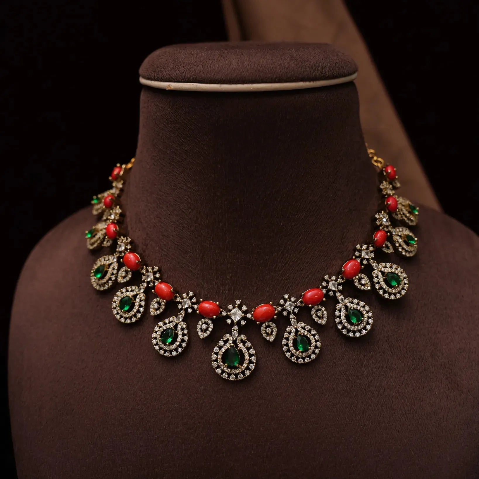 Evika Zircon Coral Necklace