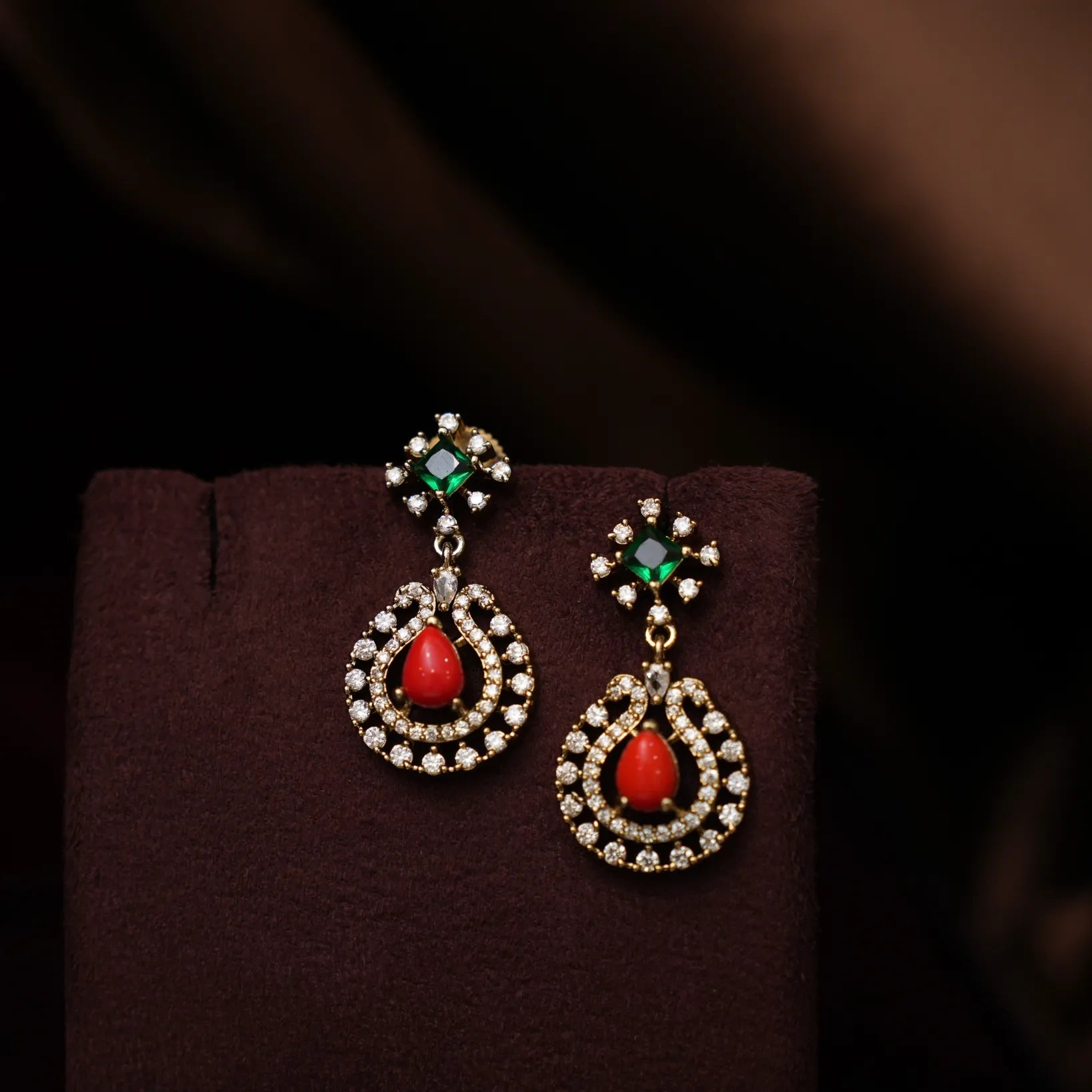 Evika Zircon Coral Necklace