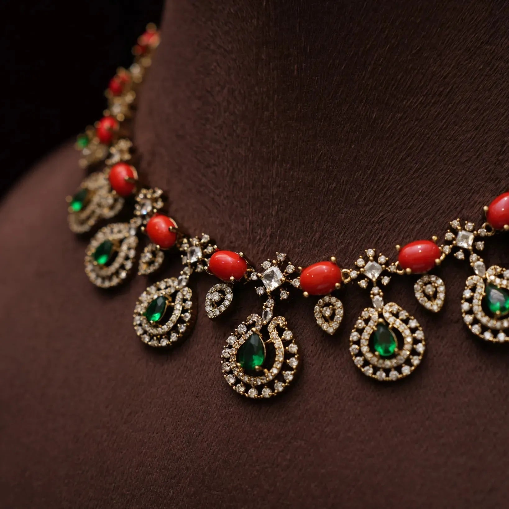 Evika Zircon Coral Necklace