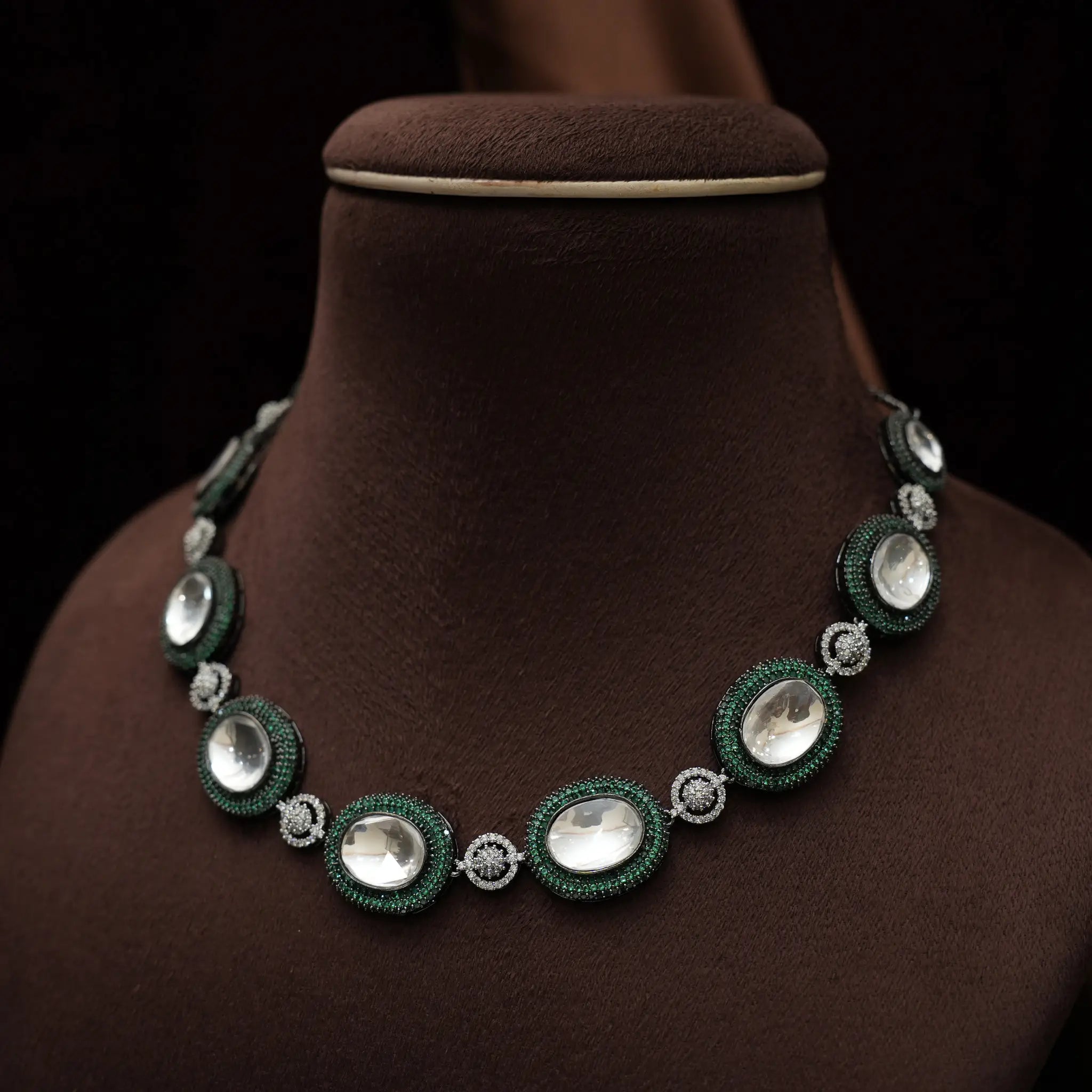 Ezhili Victorian Necklace