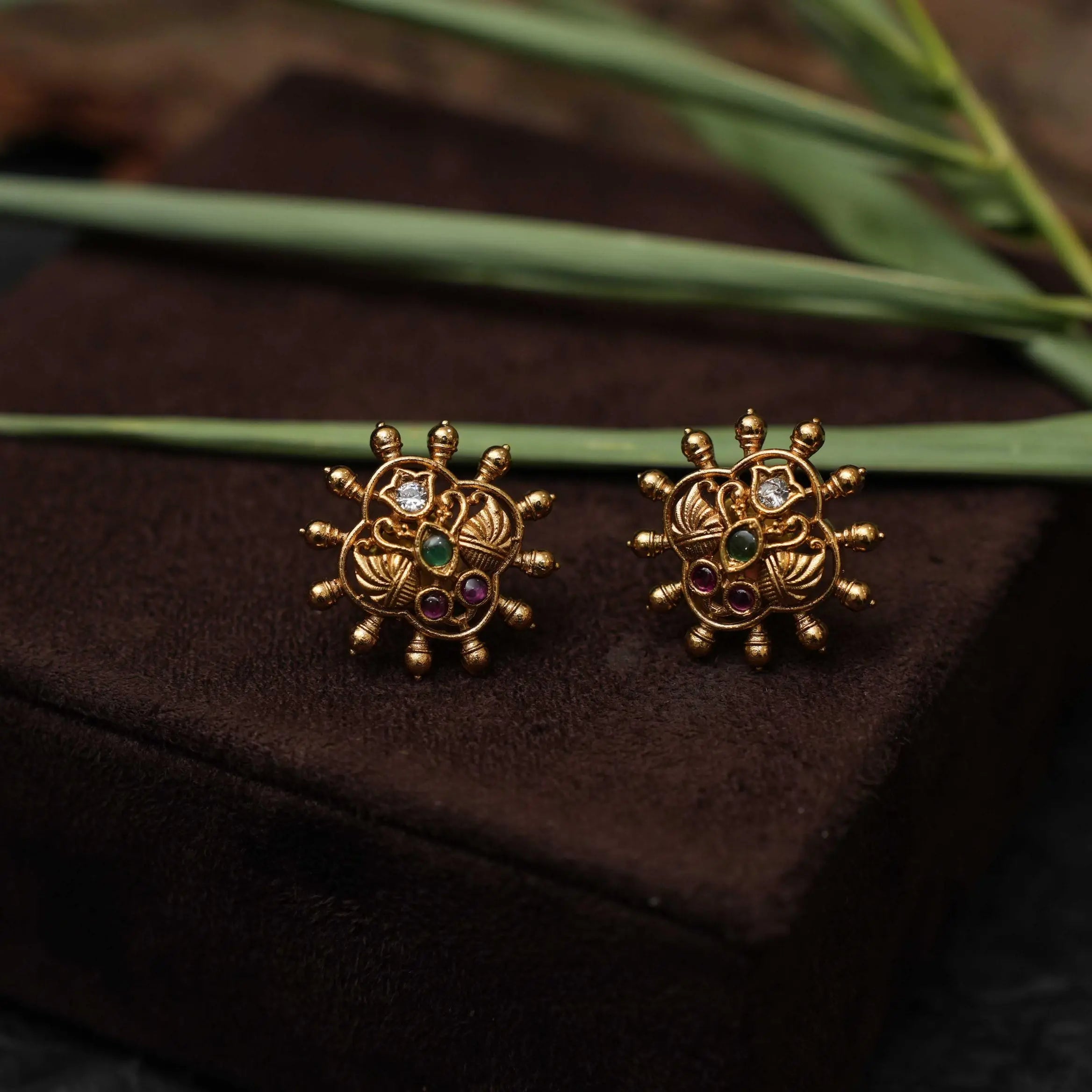Faven Antique Ear Stud
