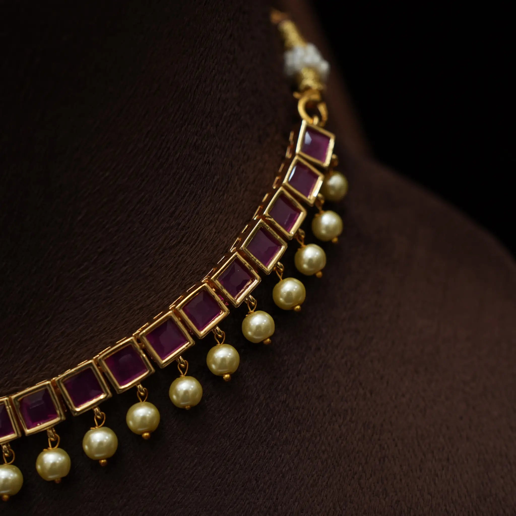 Gamya Antique Choker - Magenta