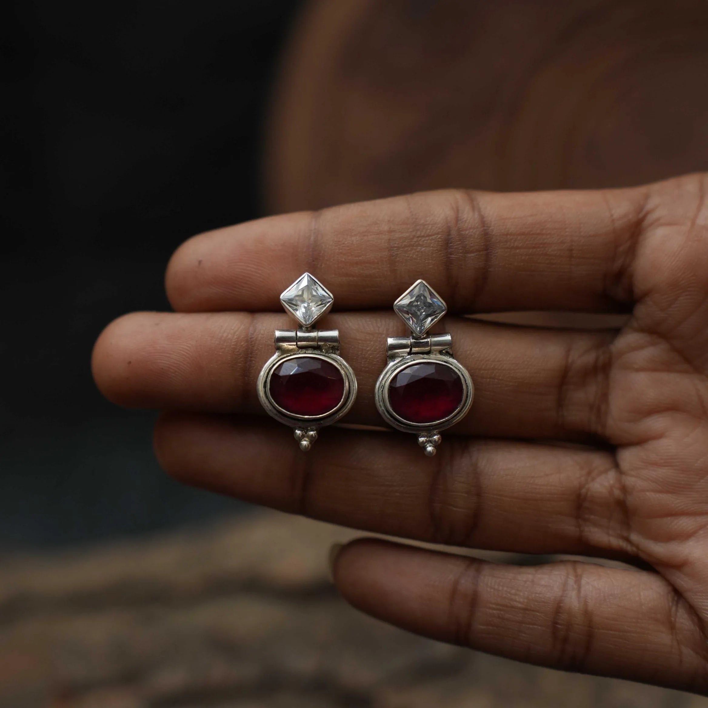 Ganagi Silver Oxidised Ear Stud - Red