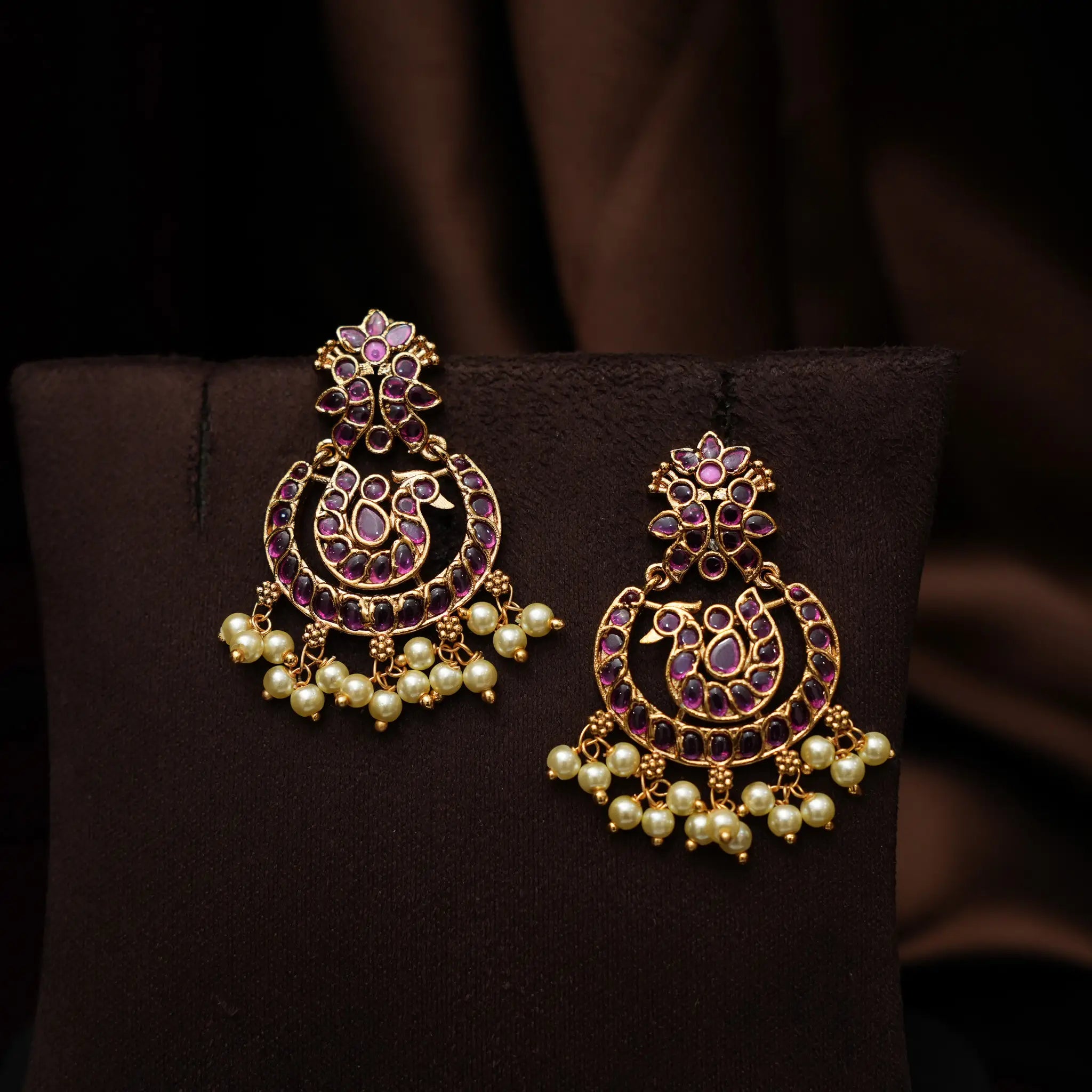 Guhasri Antique Necklace - Red