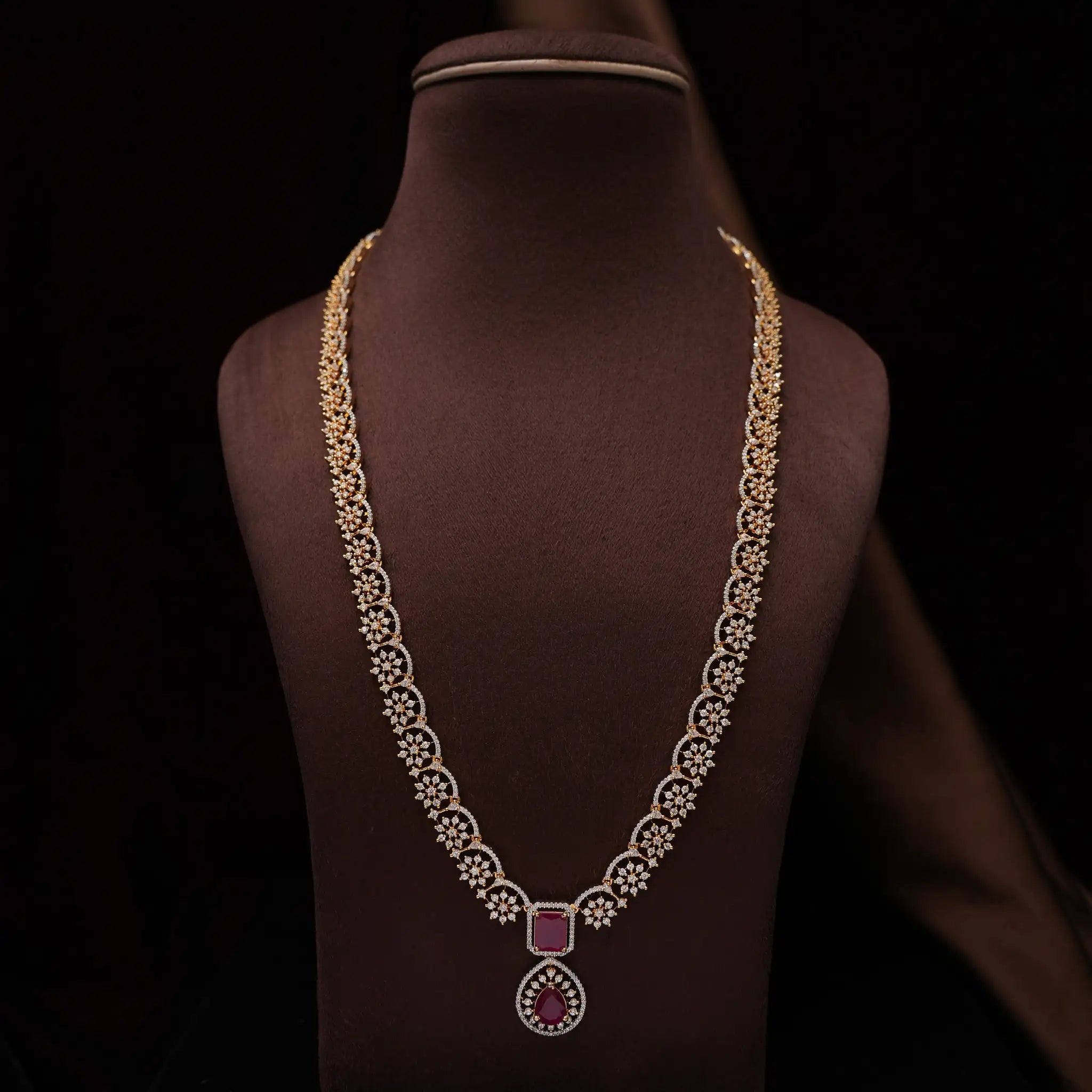 Gupila Zircon Necklace
