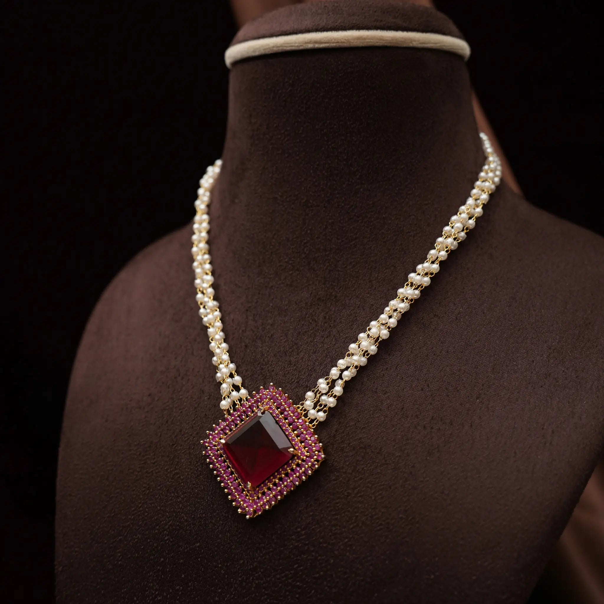 Hefina Pearl Necklace
