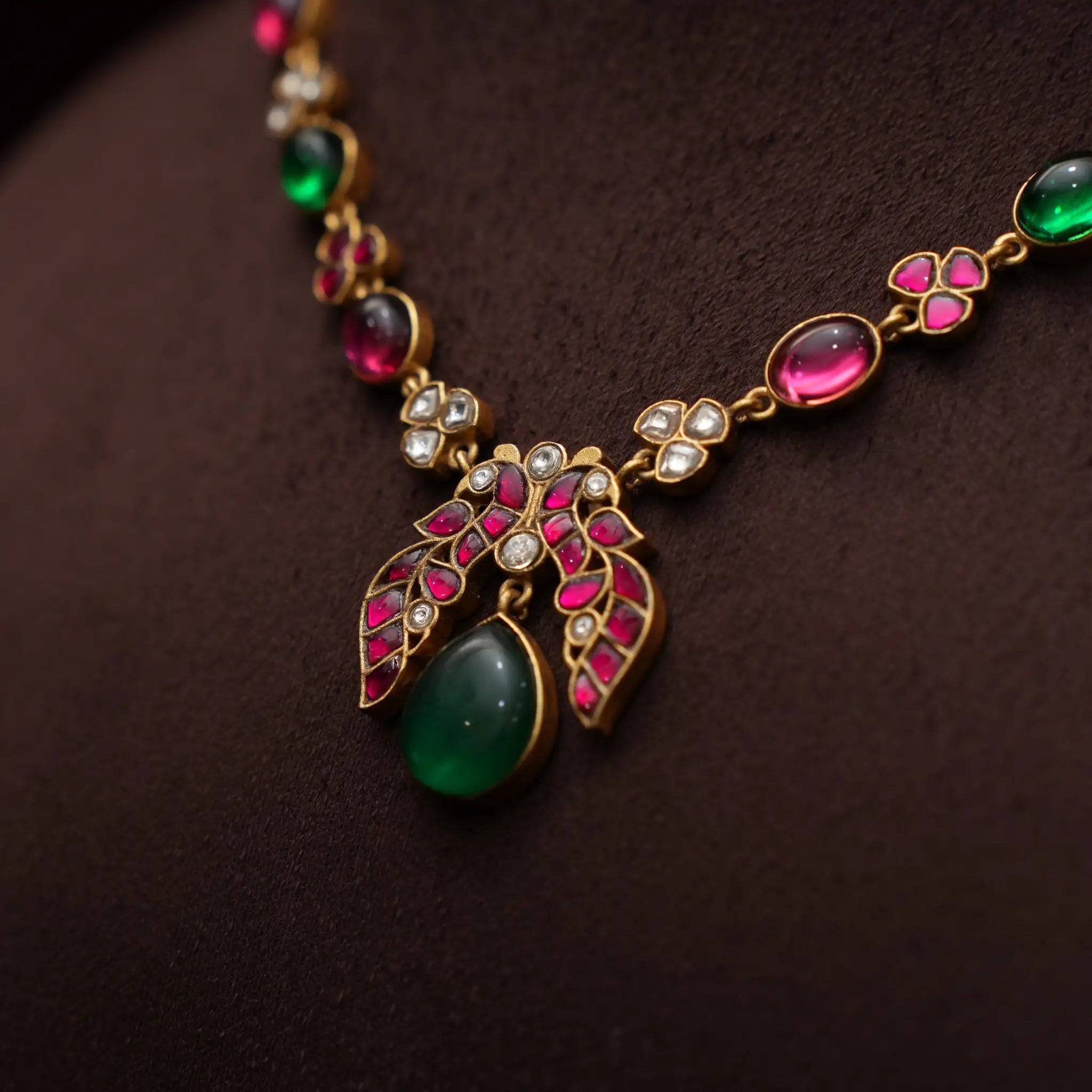 Hradini Polki Necklace - Isla