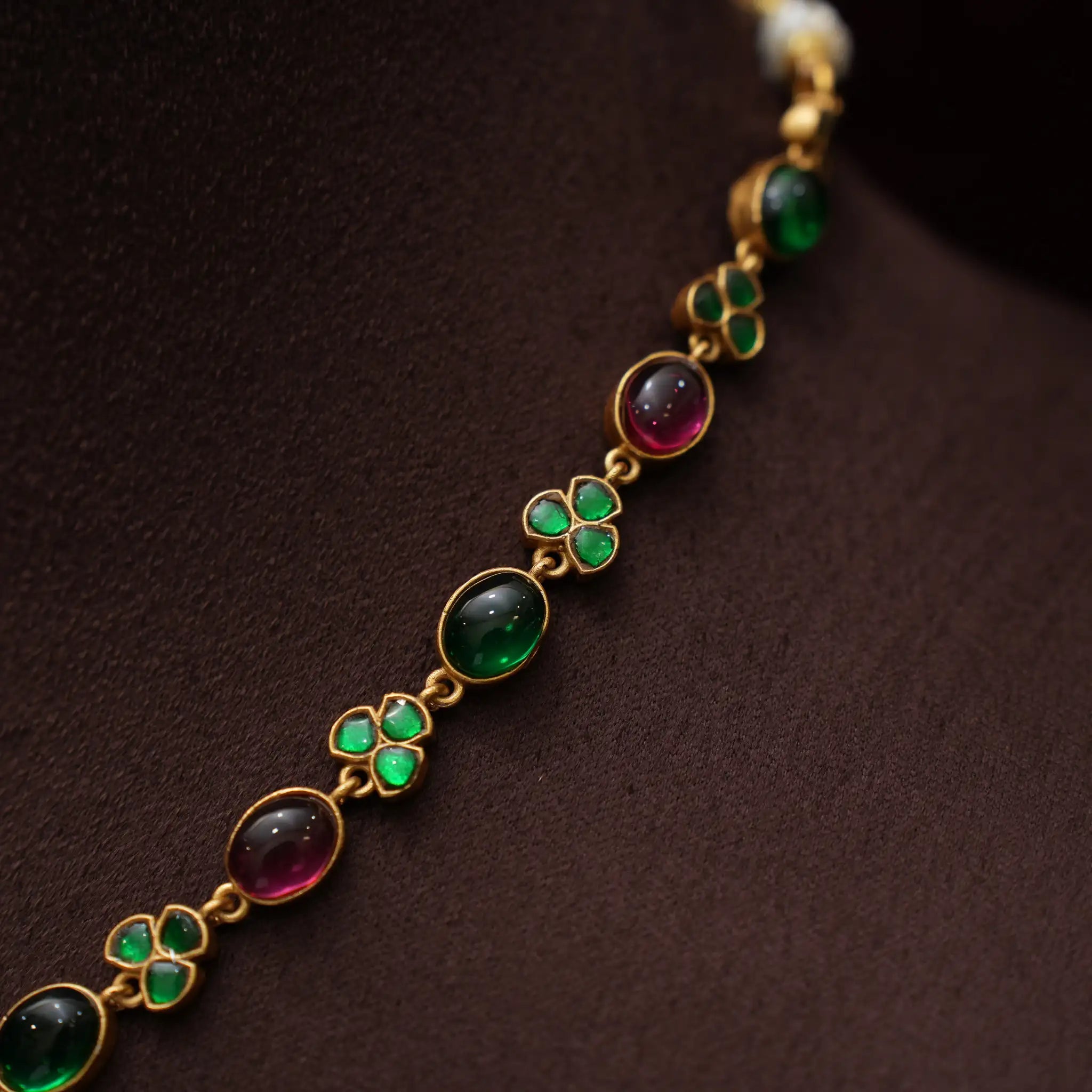Hradini Polki Necklace - Rova