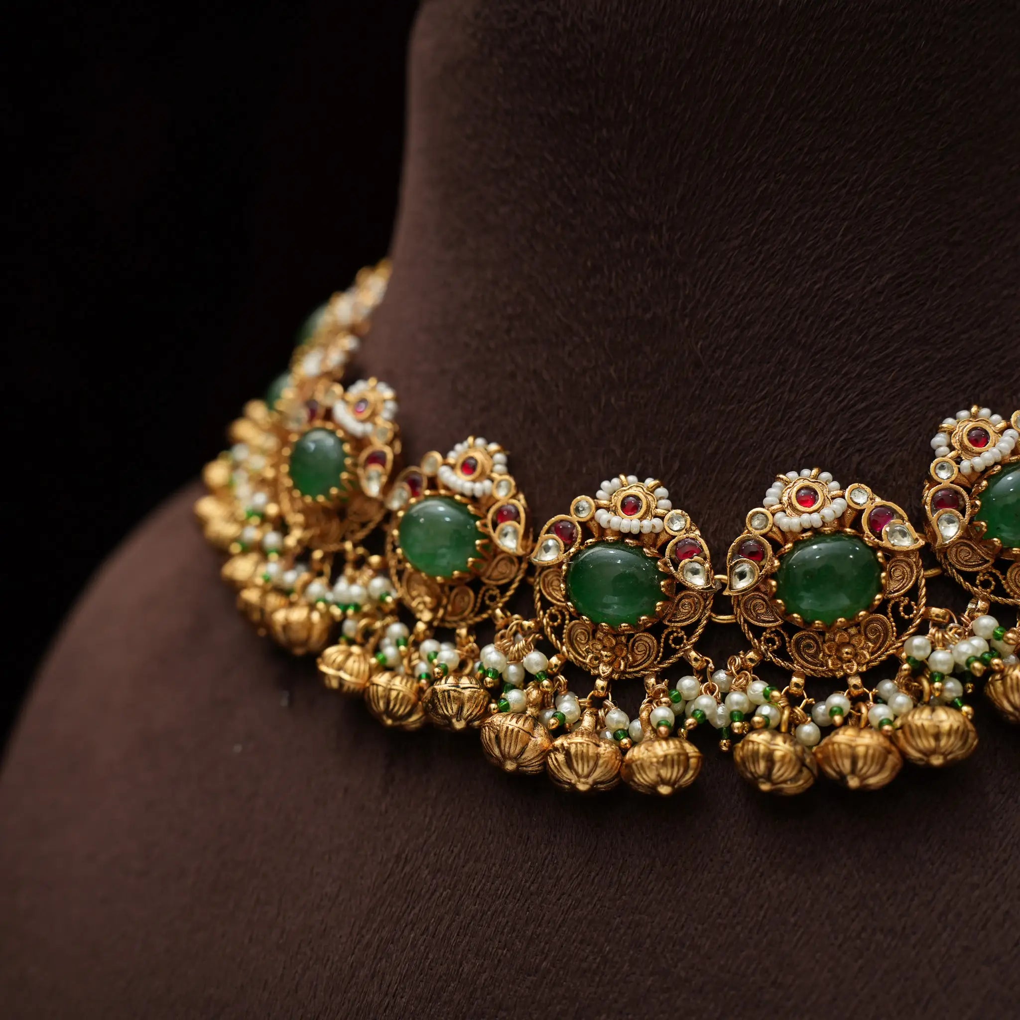 Ilavenil Polki Choker