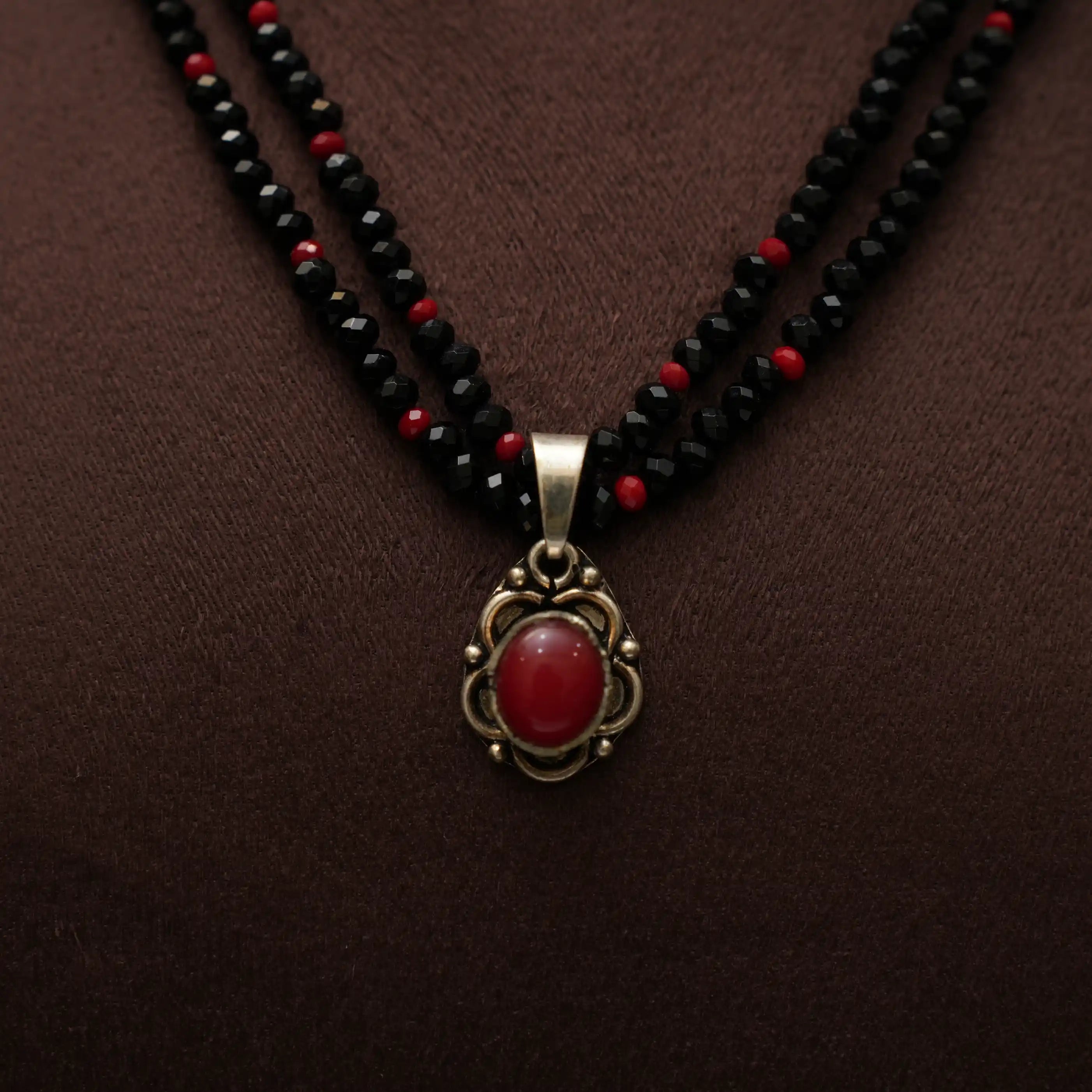 Iniya Beaded Necklace