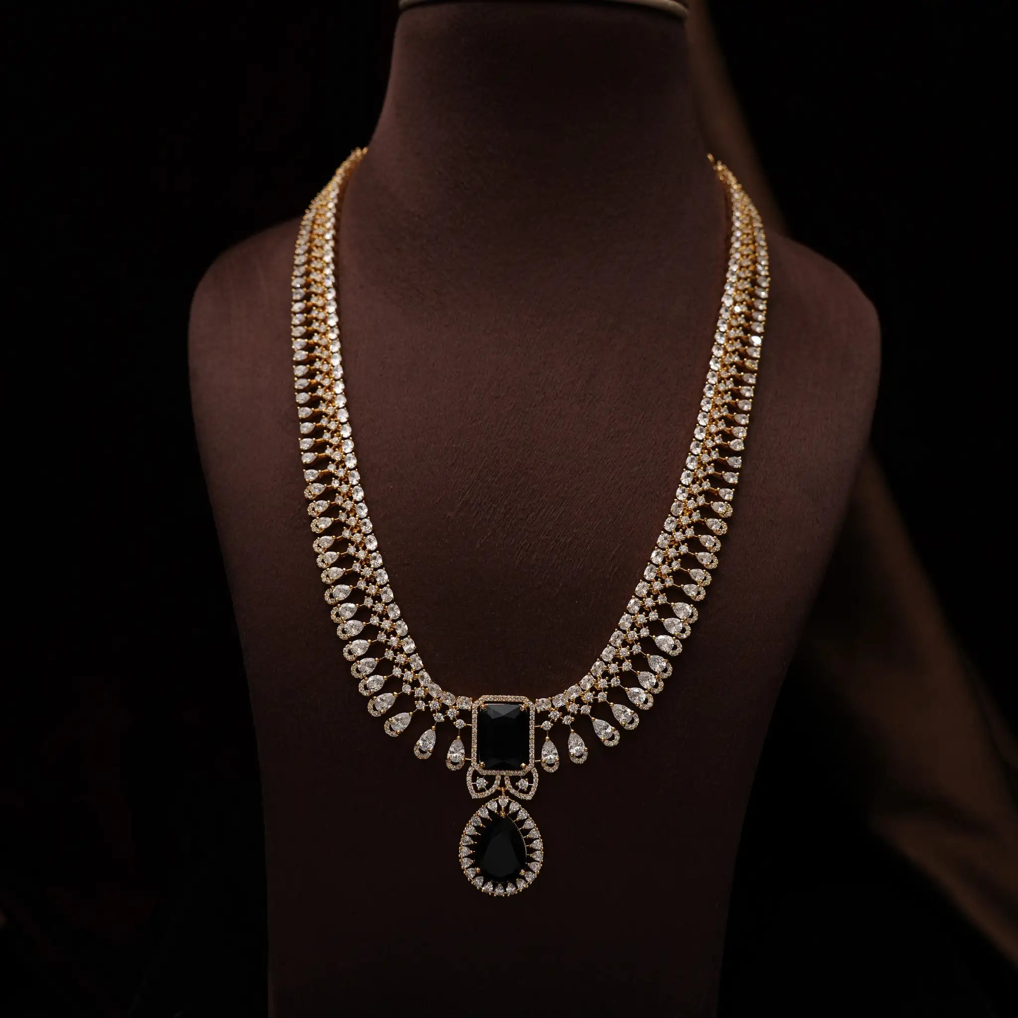 Itkila Zircon Necklace