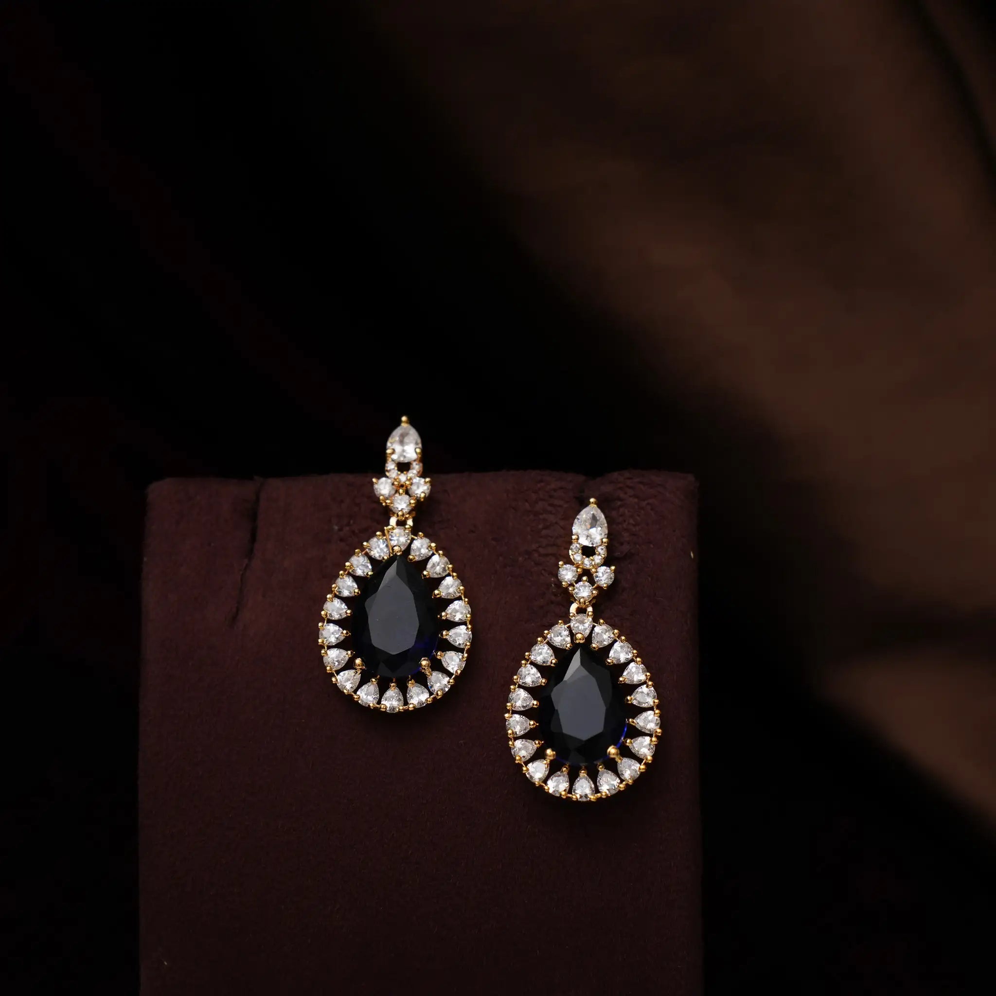 Itkila Zircon Necklace
