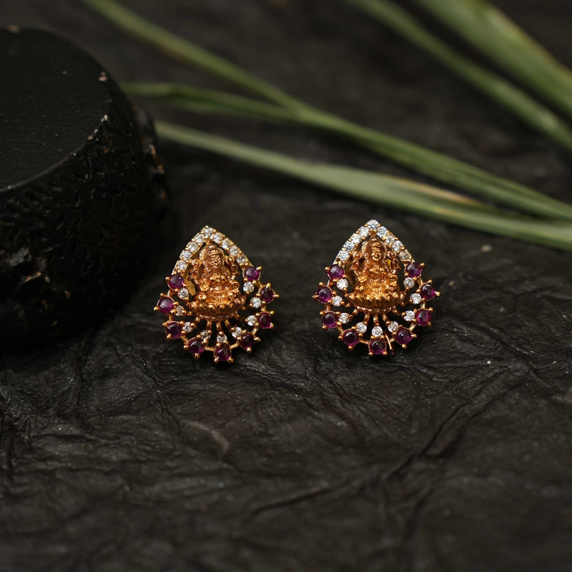 Jakshani Zircon Ear Stud - Red