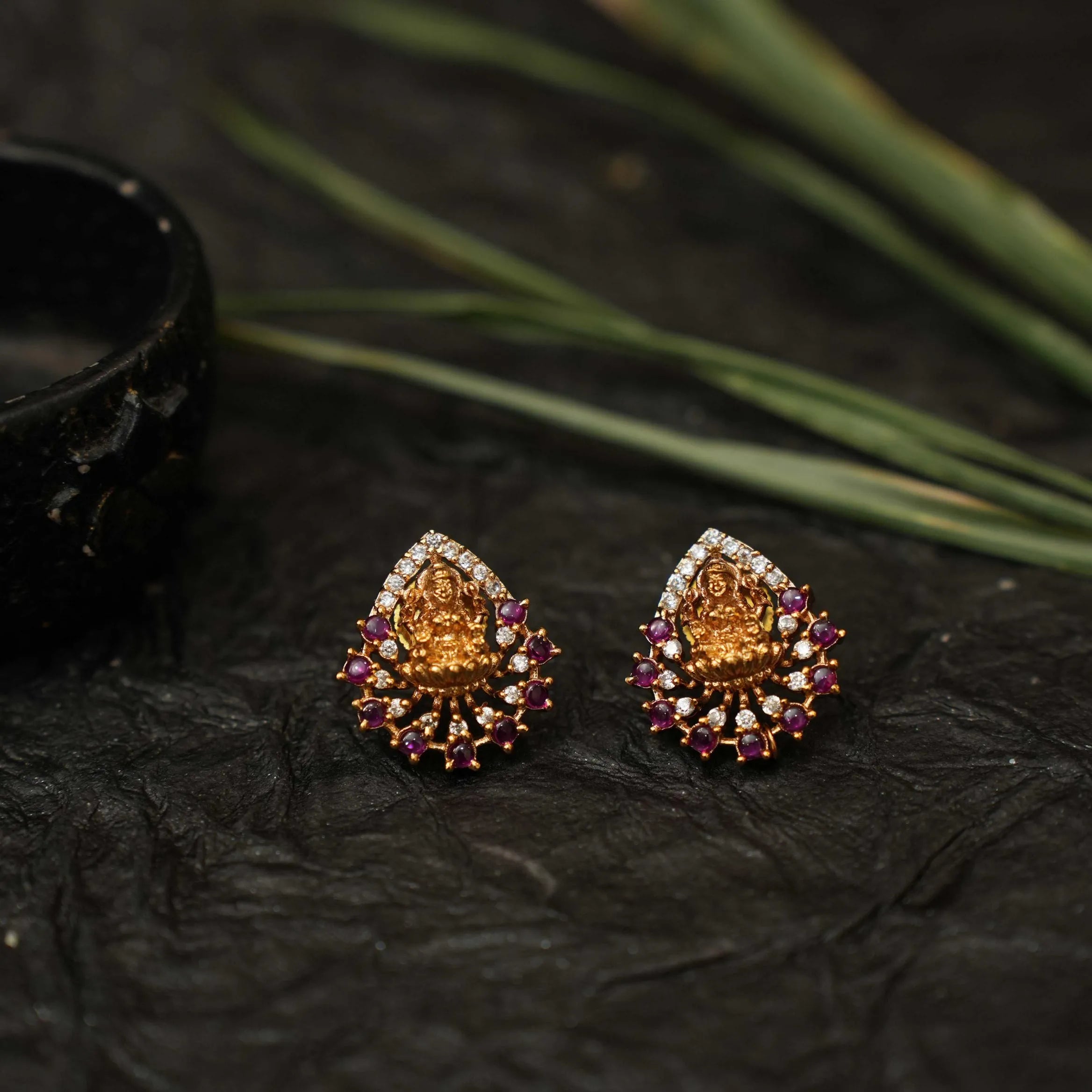 Jakshani Zircon Ear Stud - Red