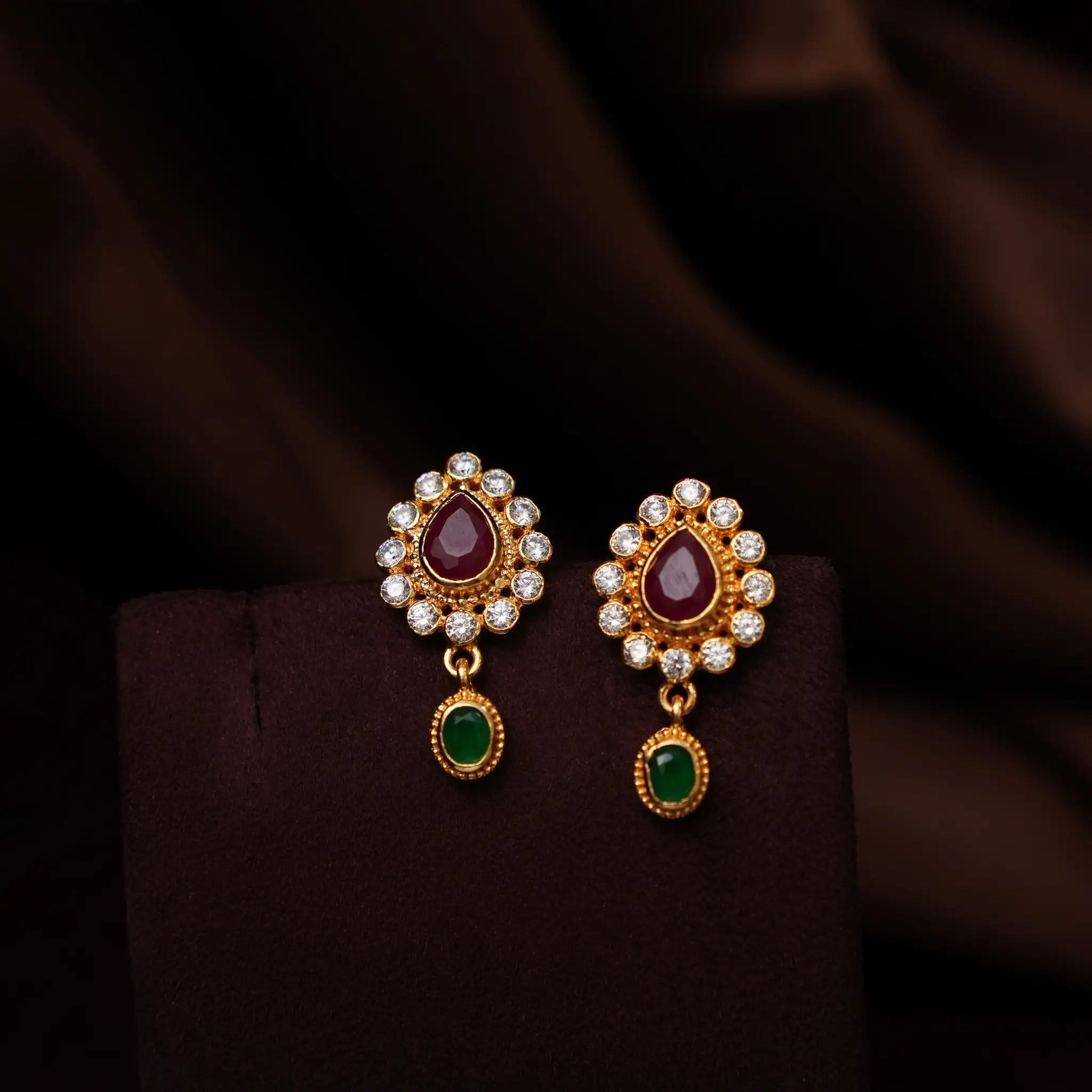 Janu Navarathna Layered Silver Necklace