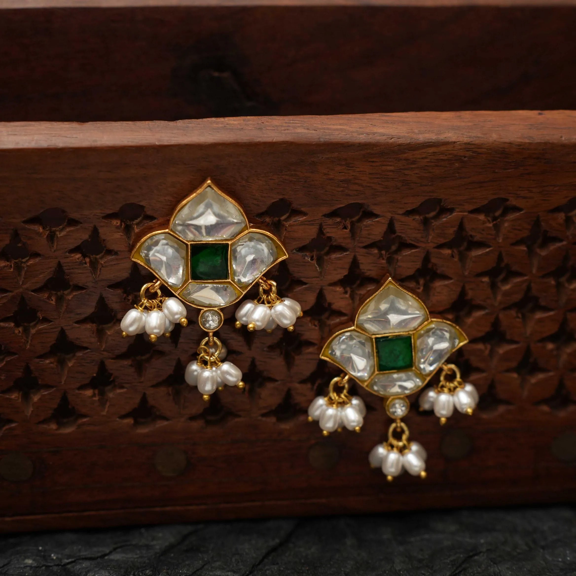 Jasviri Polki Ear Stud - Green